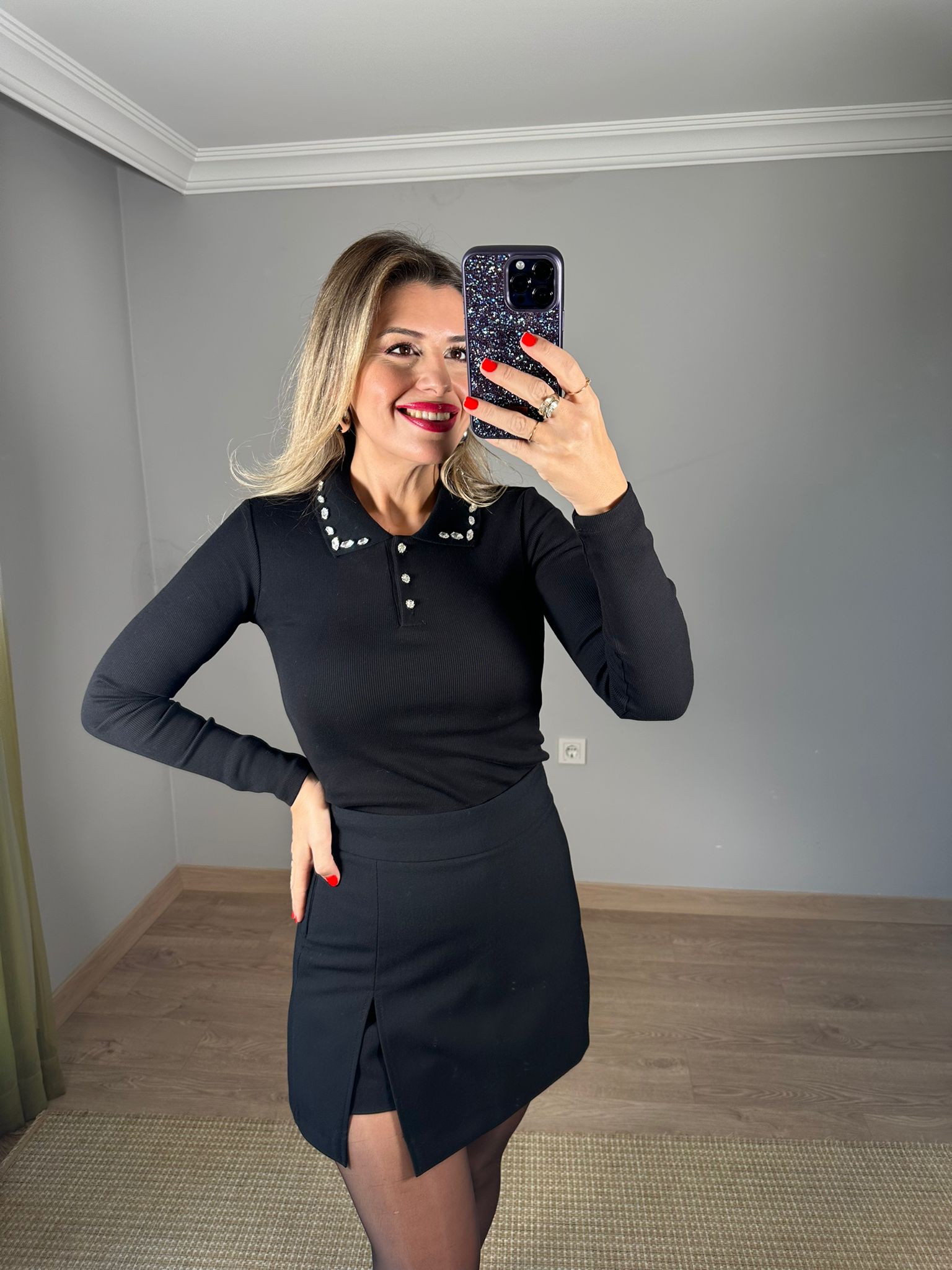 Polo Yaka Taş İşlemeli Body