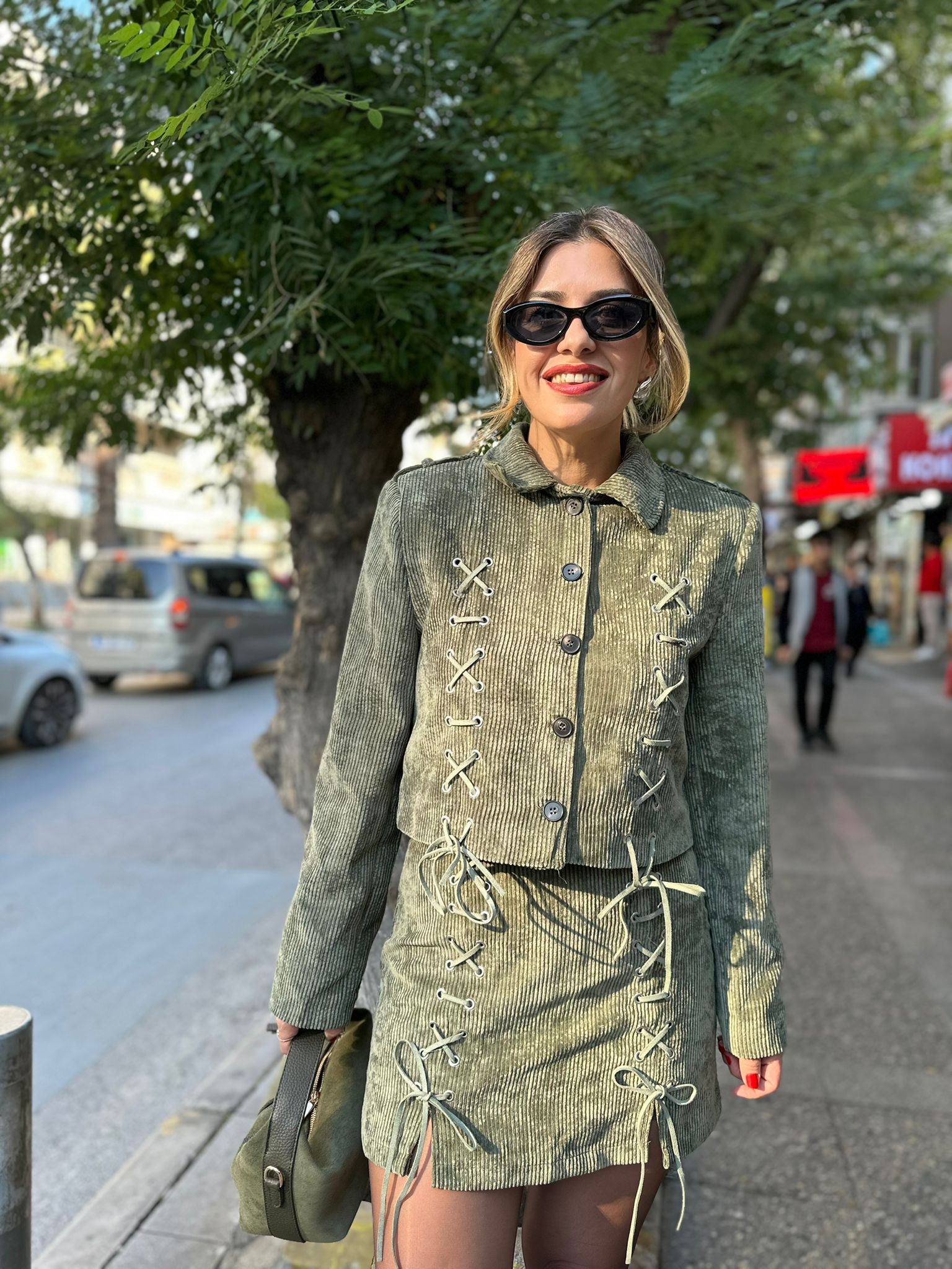 Omuz Apolet Detaylı Tasarım Kadife Ceket Etek Takım
