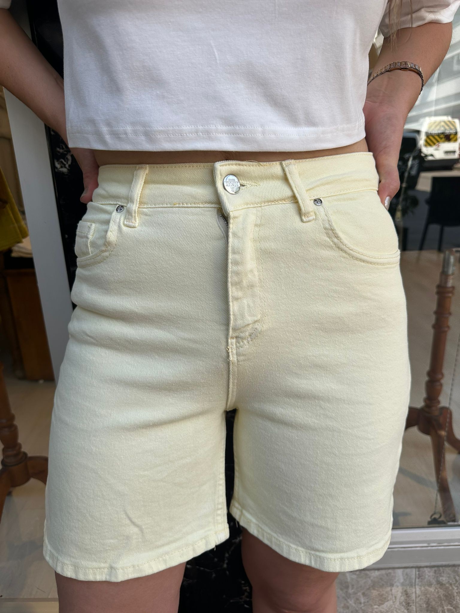 Şehir Boy Sarı Kot Şort 