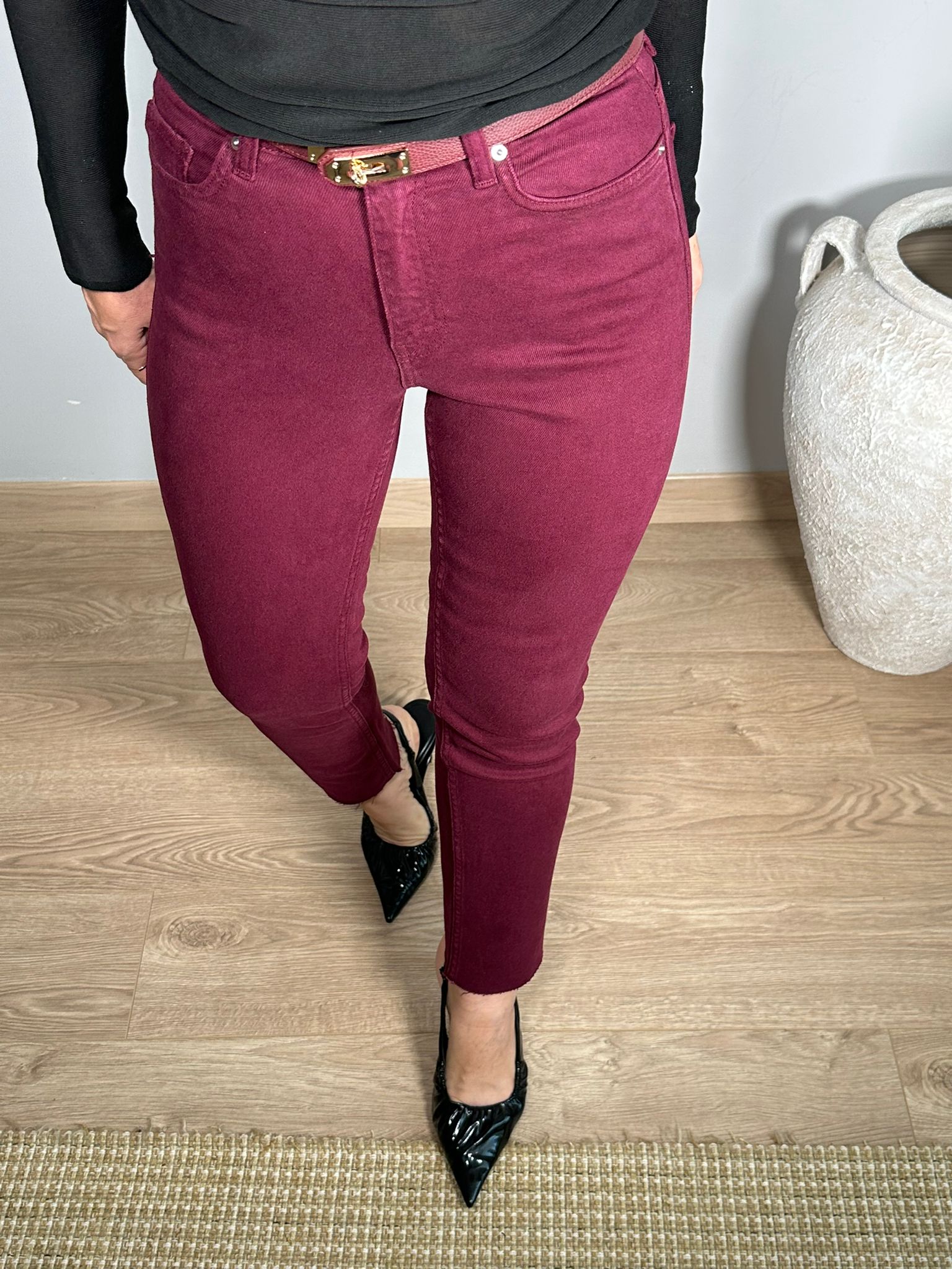 Likralı Kesik Paça Jean