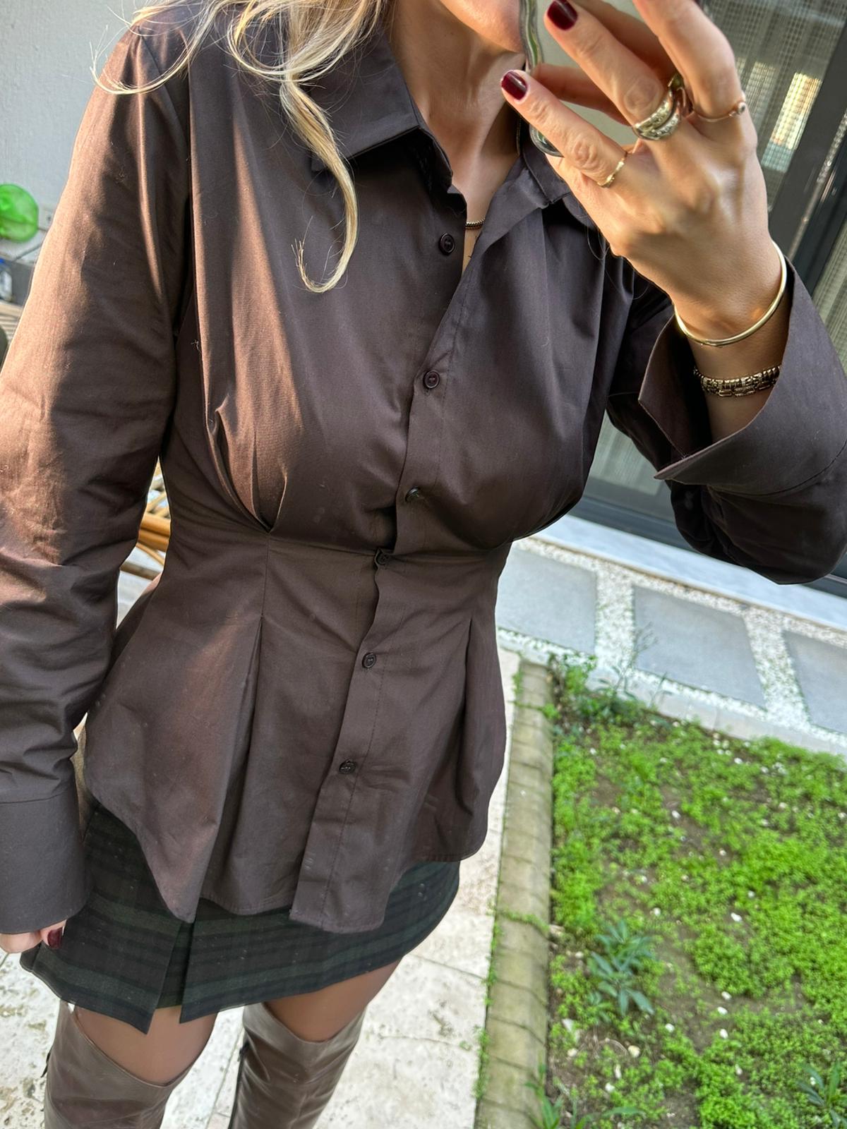 Pilili Belden Oturtmalı Gömlek