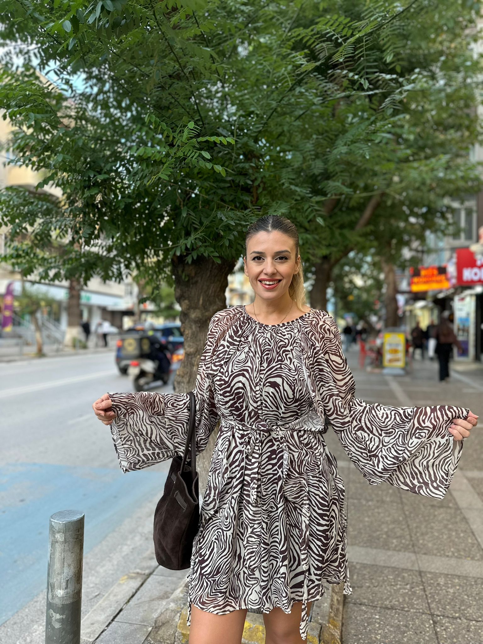 Fırfır Detaylı Mini Elbise