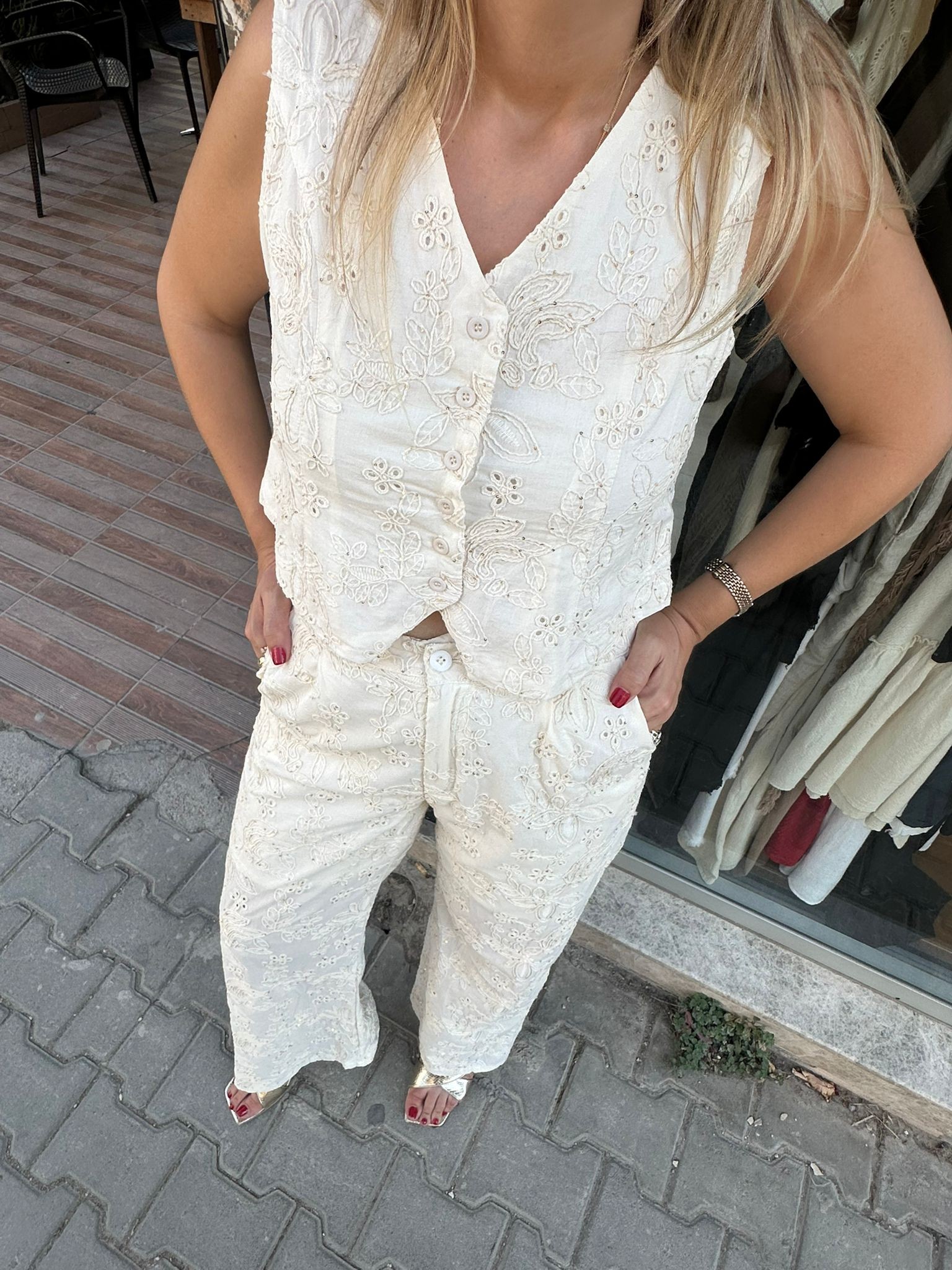 Pul Detaylı Yelek Pantolon Takım