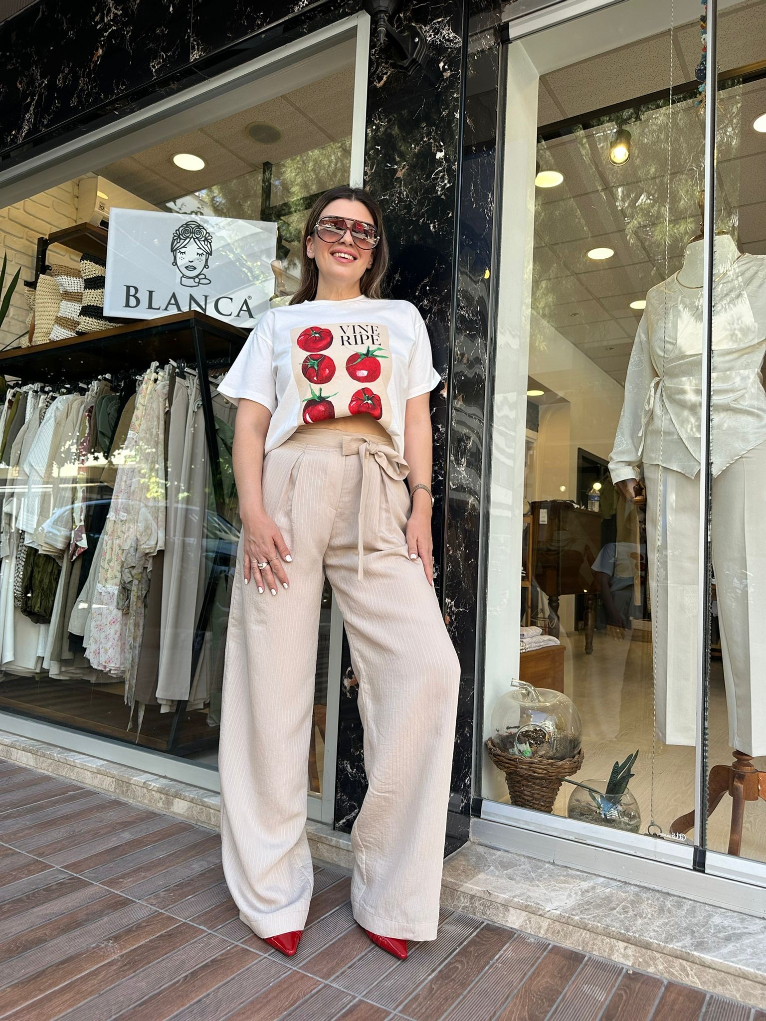 Beli Kemer Detaylı Bol Paça Modal Pantolon