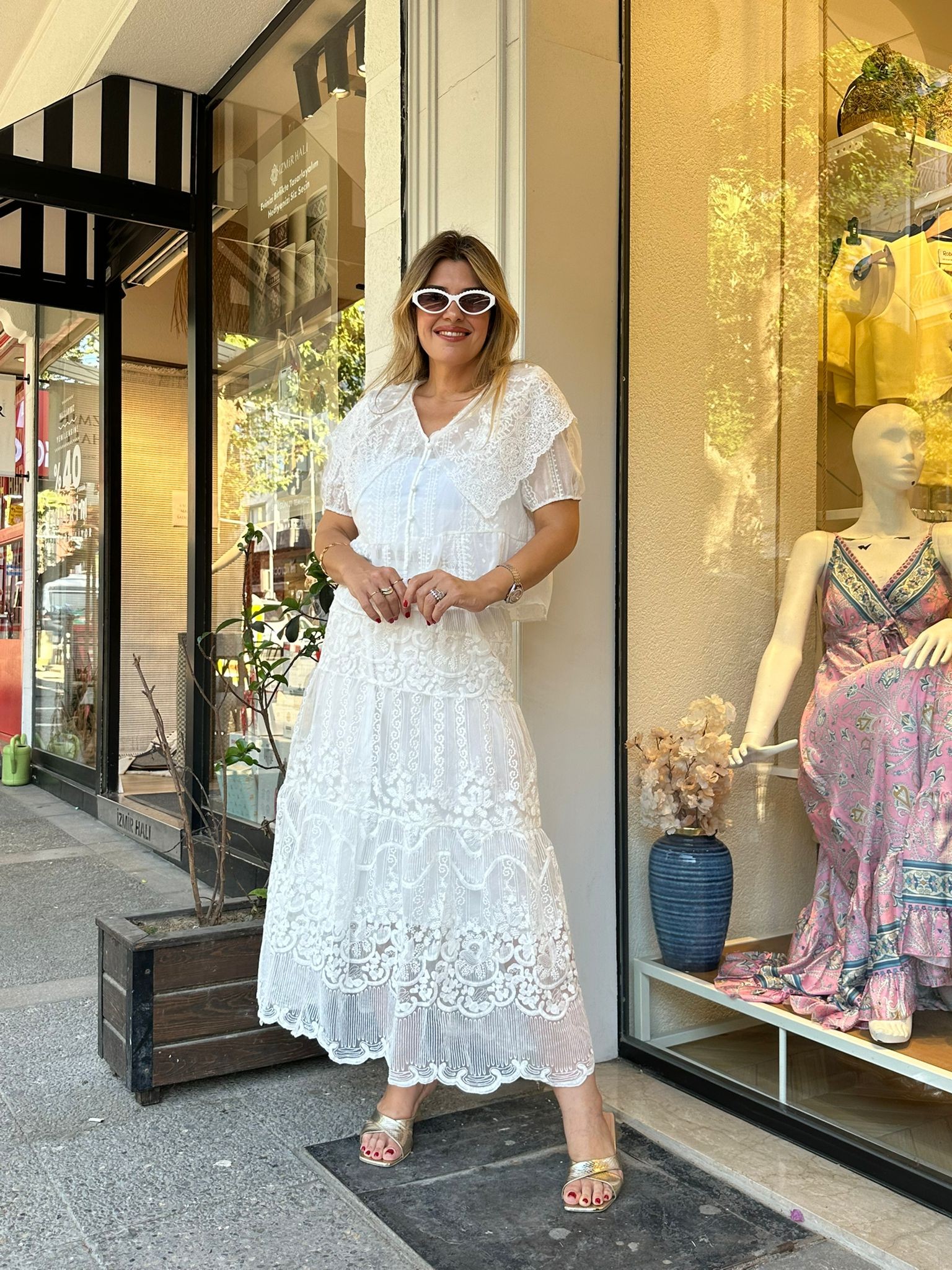 Güpür Detaylı Karpuz Kol Bluz Etek Takım