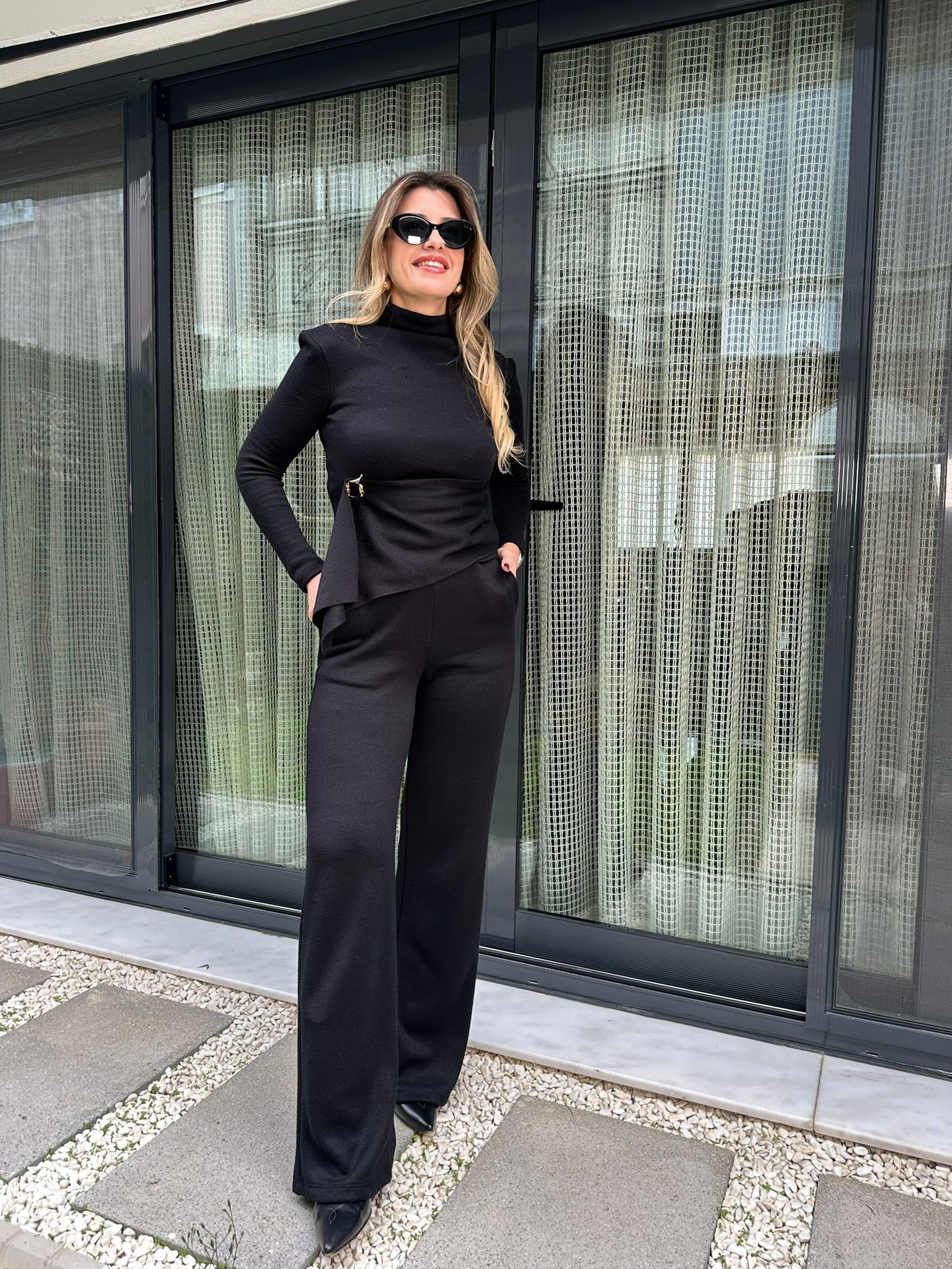 Dik Yaka Yan Detaylı Triko Bluz Bol Paça Pantolon Takım