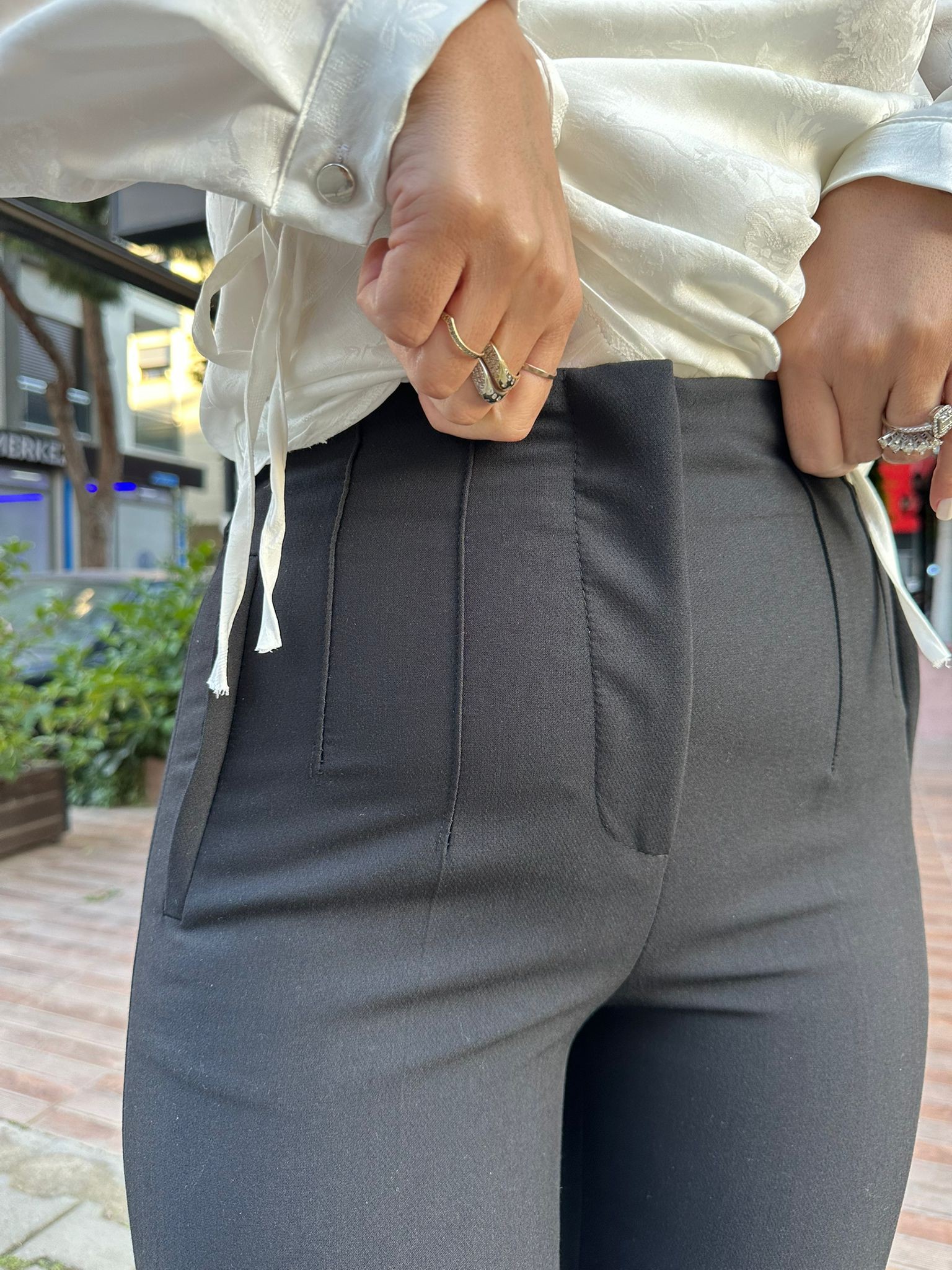 Siyah Flatolu Havuç Kesim Pantolon