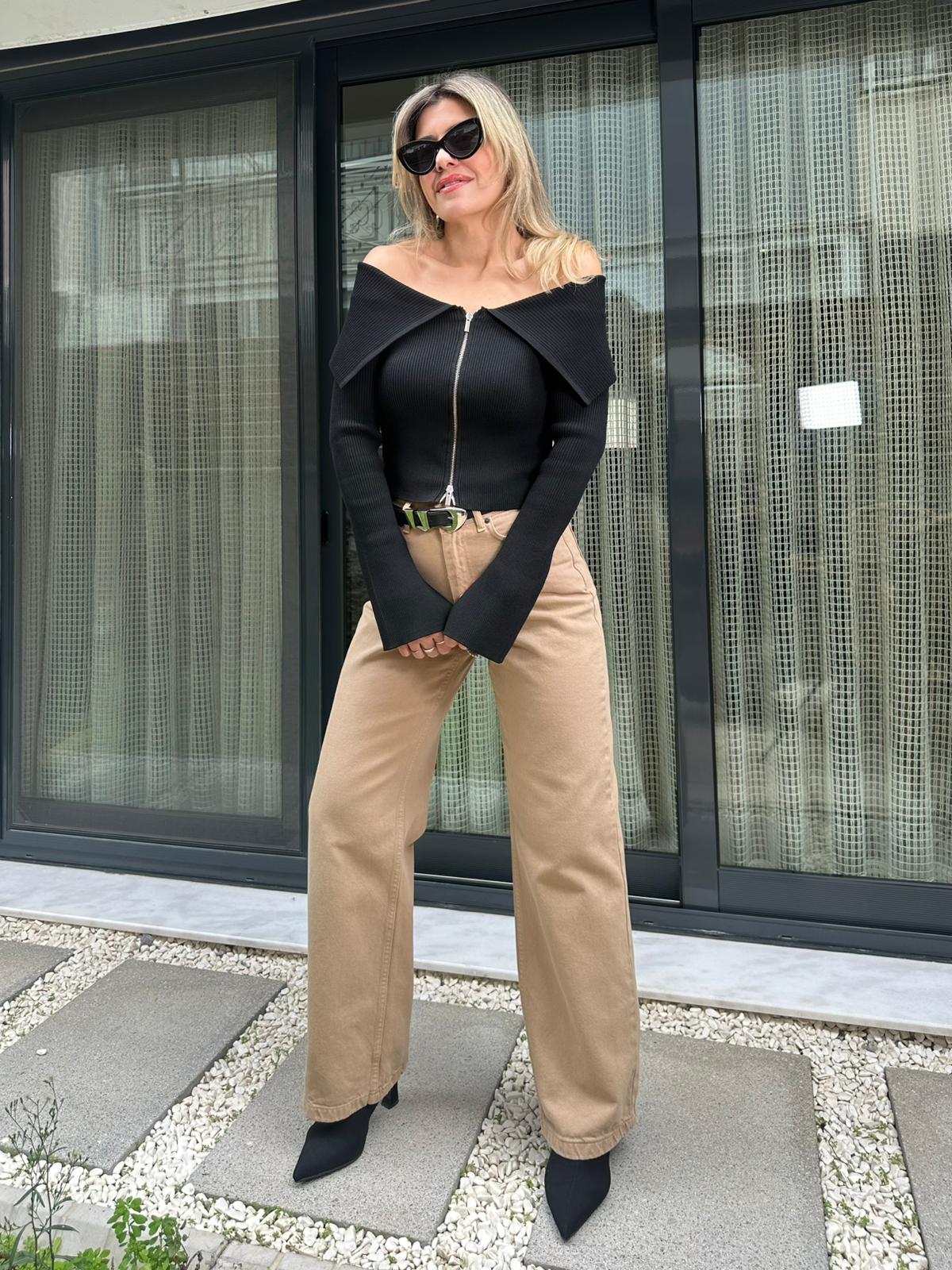 Bardot Yaka Kol Yırtmaç Detaylı Fermuarlı Triko Hırka