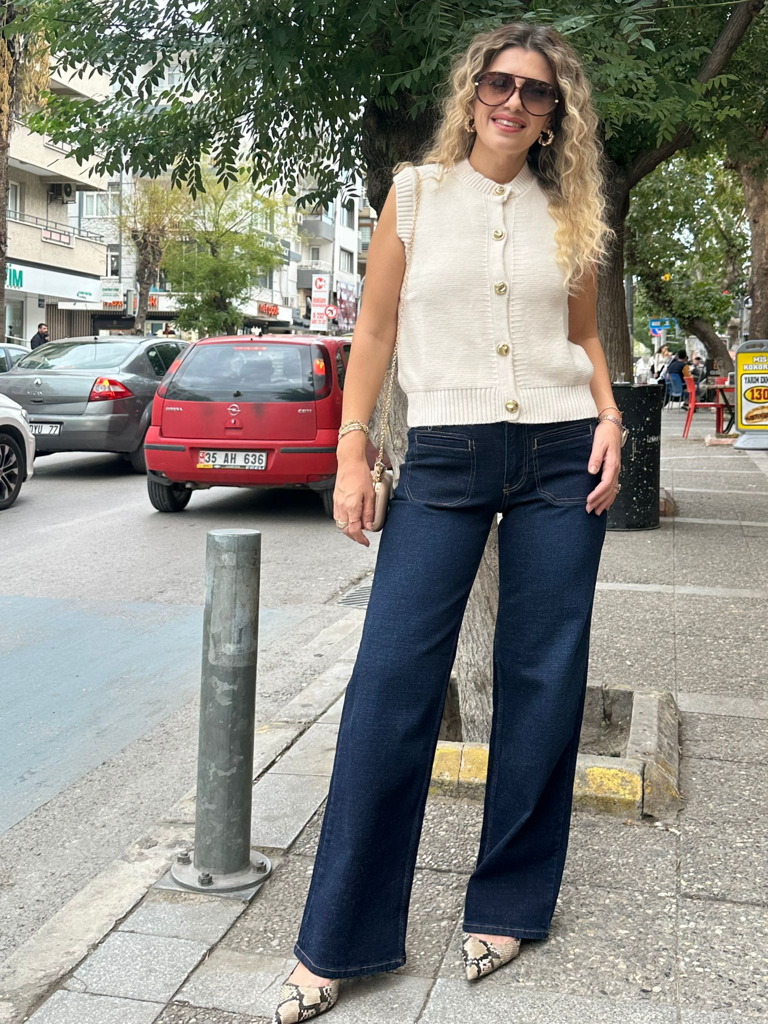 Cep Detaylı Bol Paça Likralı Jean