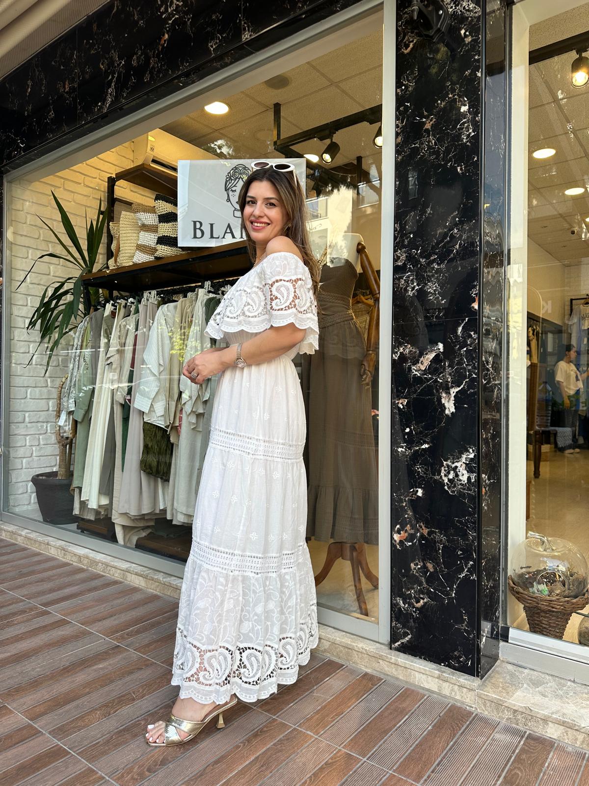 Madonna Yaka Güpür Detaylı Fisto Elbise