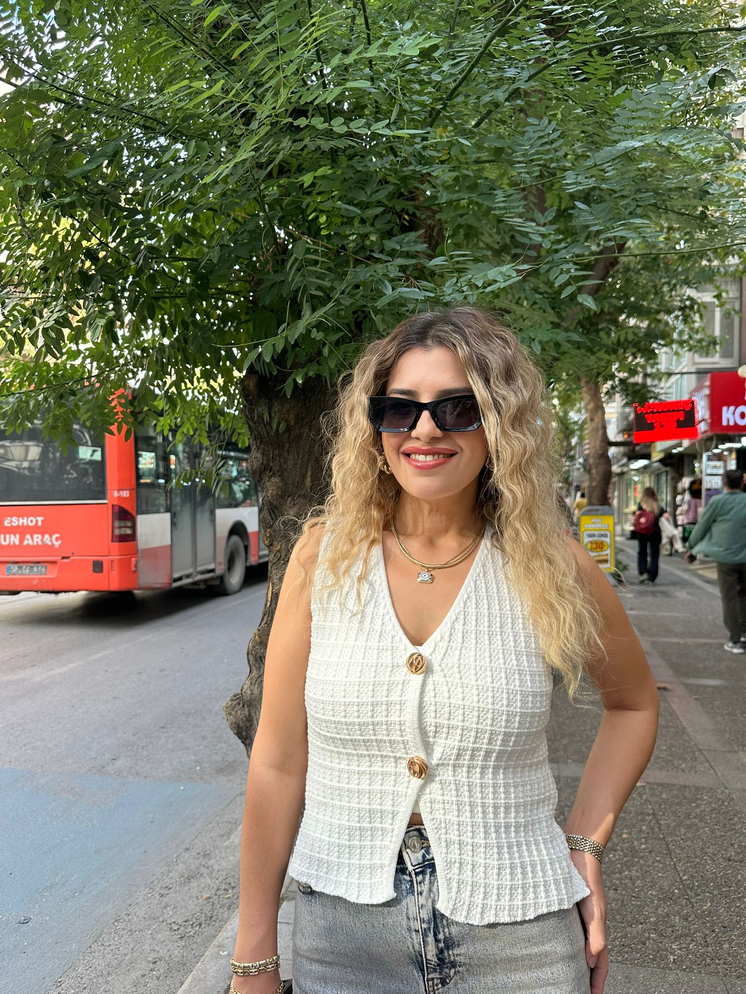 İki Düğmeli Yelek - Beyaz