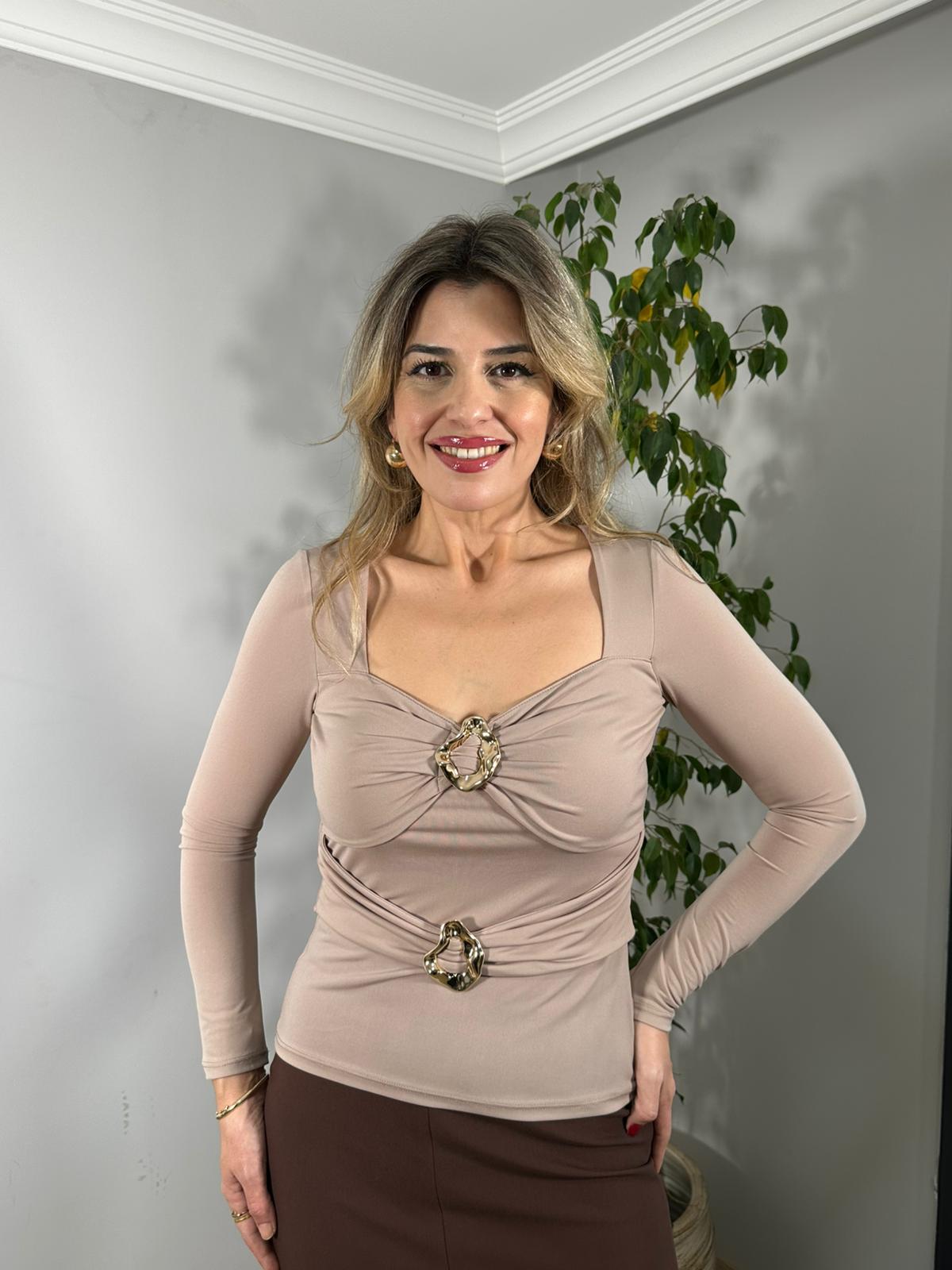 İki Tokalı Bluz - Bej