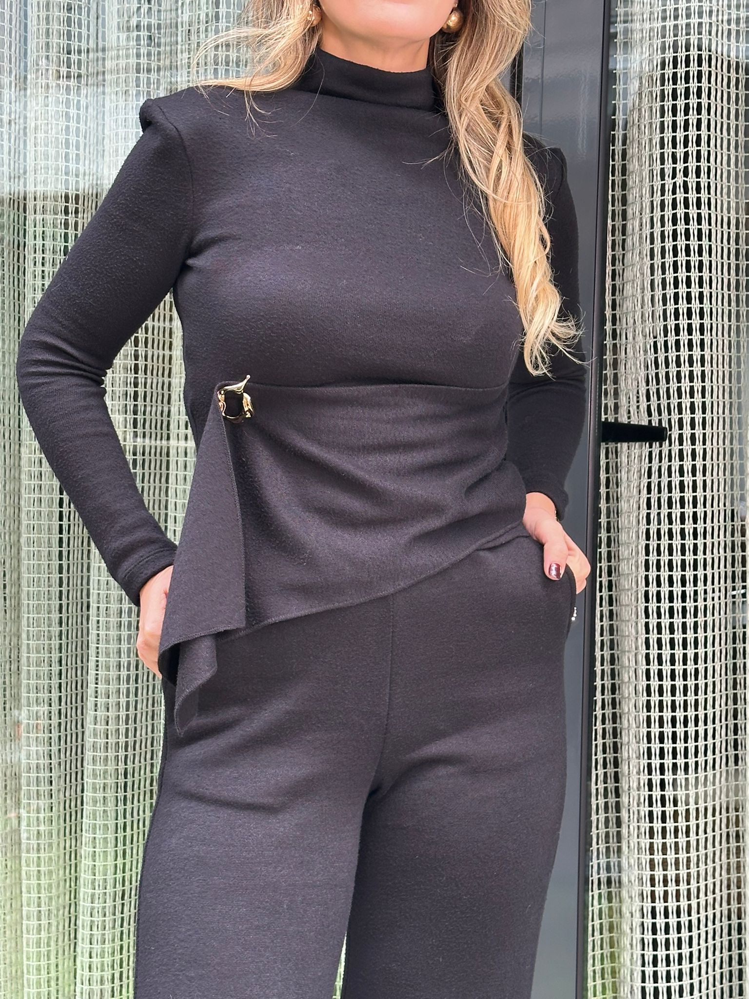 Dik Yaka Yan Detaylı Triko Bluz Bol Paça Pantolon Takım