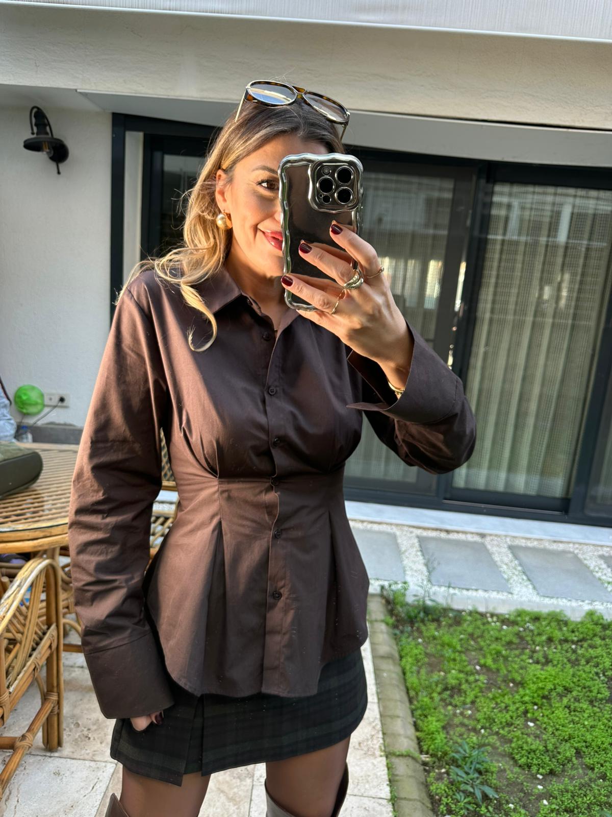 Pilili Belden Oturtmalı Gömlek - Kahve