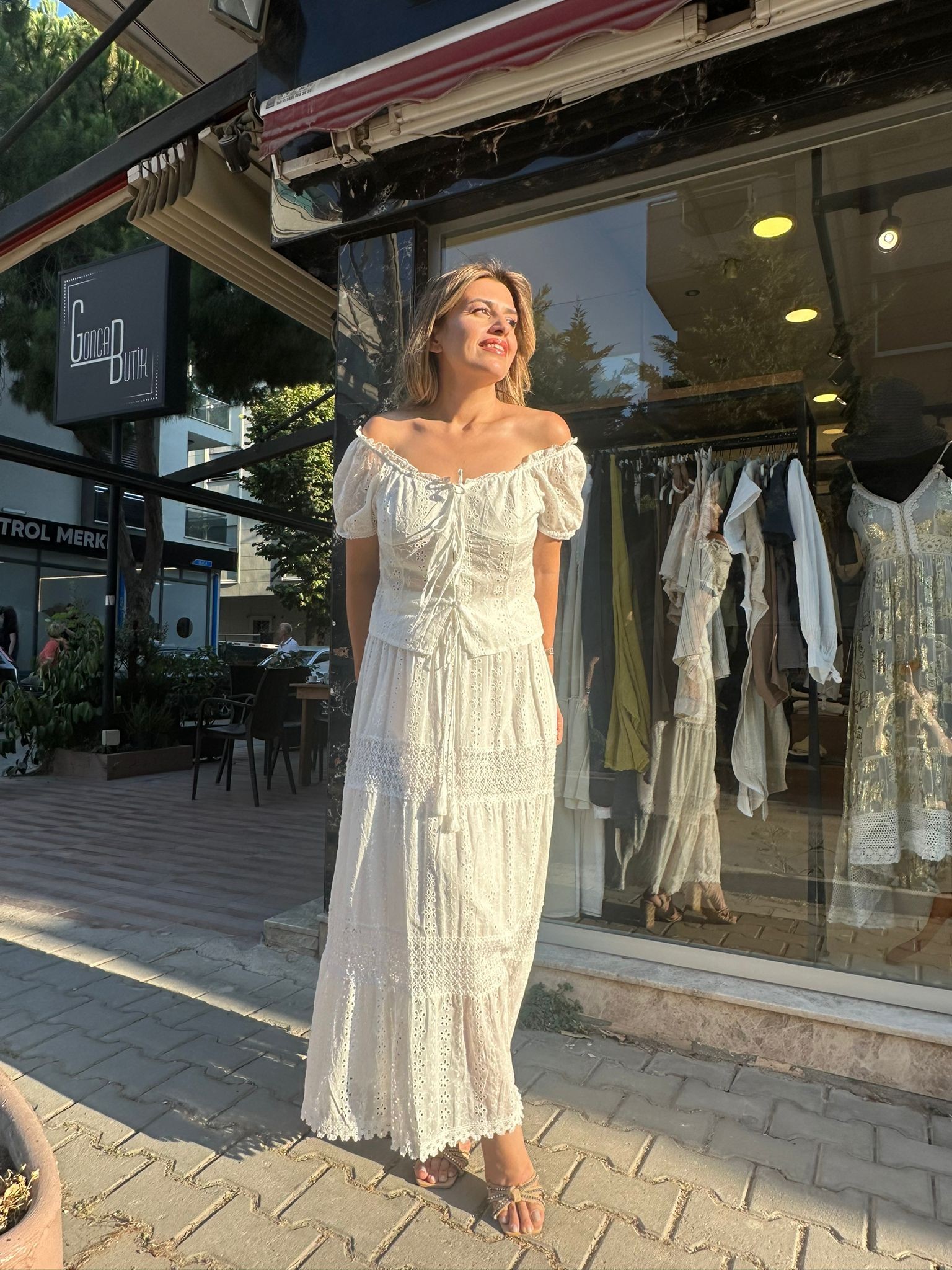 İthal Balon Kol Bluz Etek Takım - Beyaz