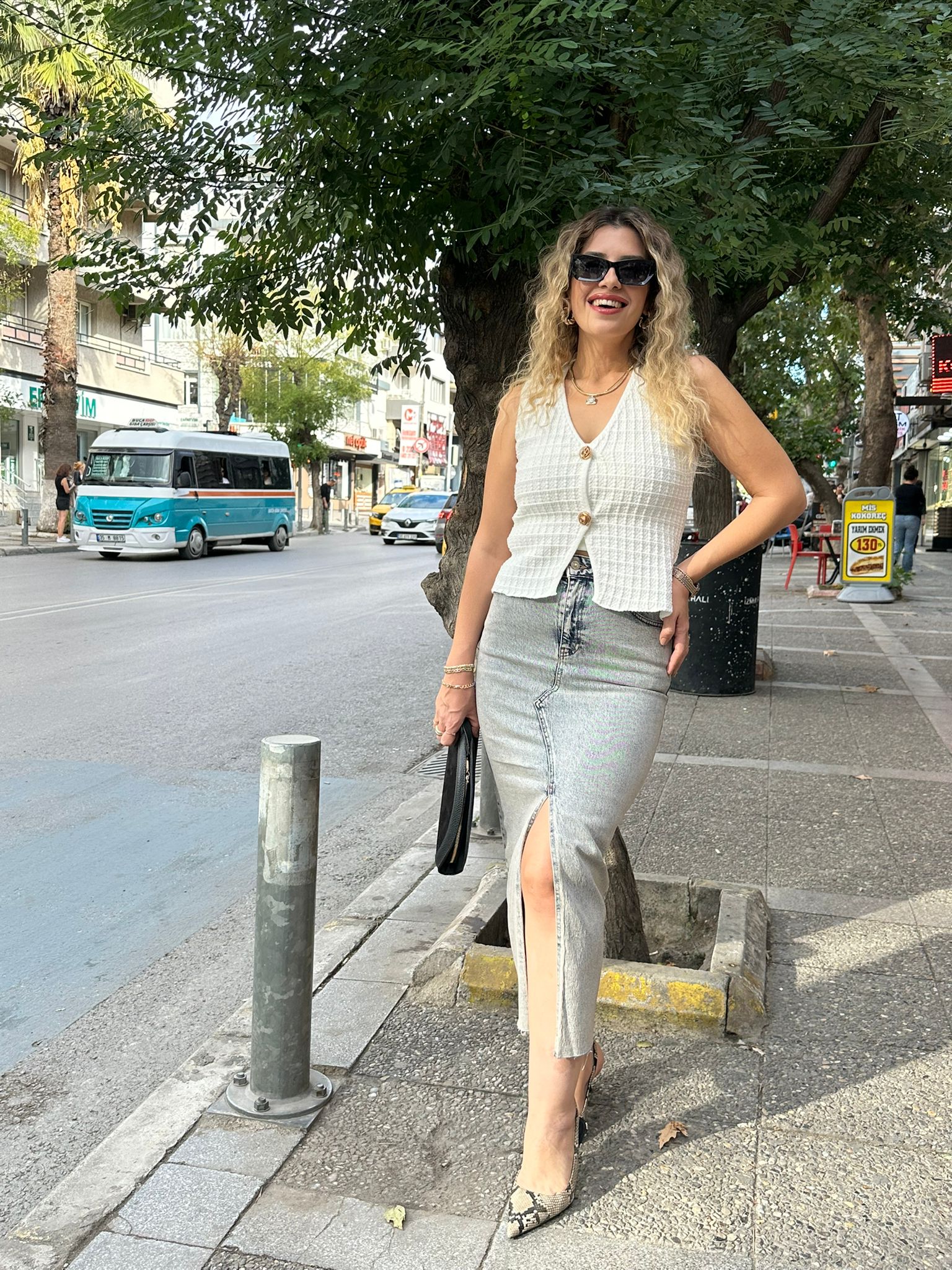 Ön ÇaprazYırtmaç Detaylı Denim Etek