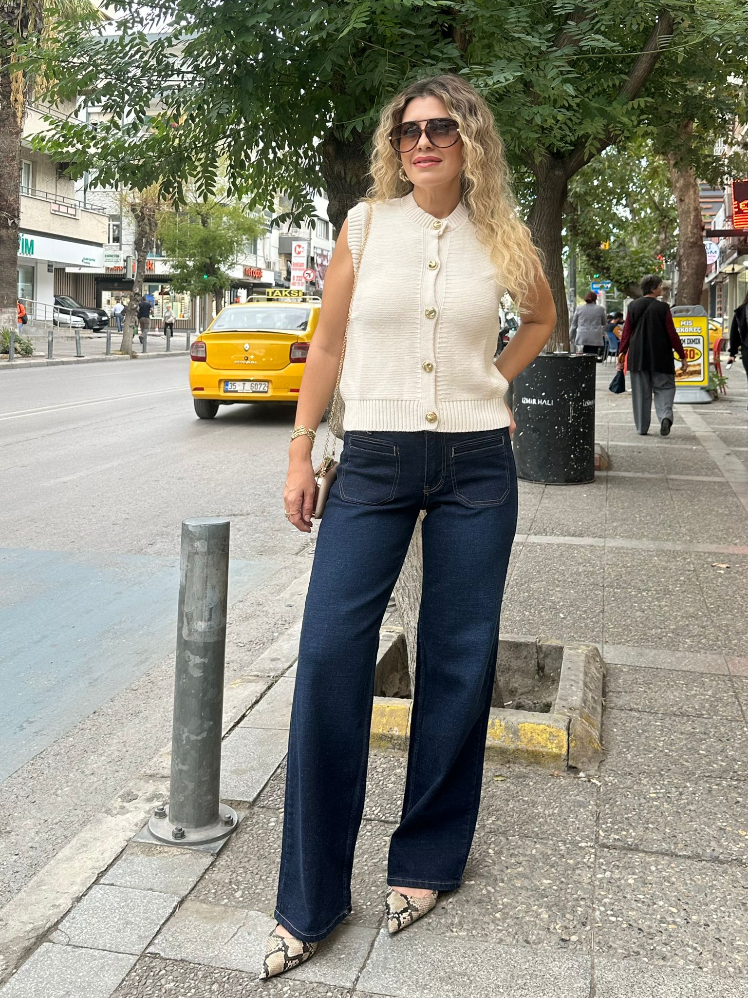 Cep Detaylı Bol Paça Likralı Jean - Mavi