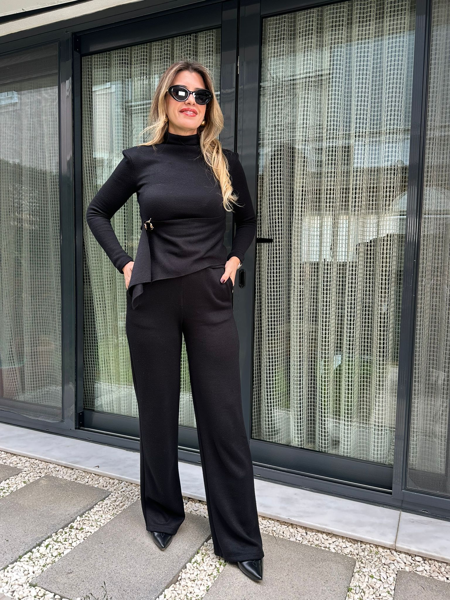 Dik Yaka Yan Detaylı Triko Bluz Bol Paça Pantolon Takım - Siyah