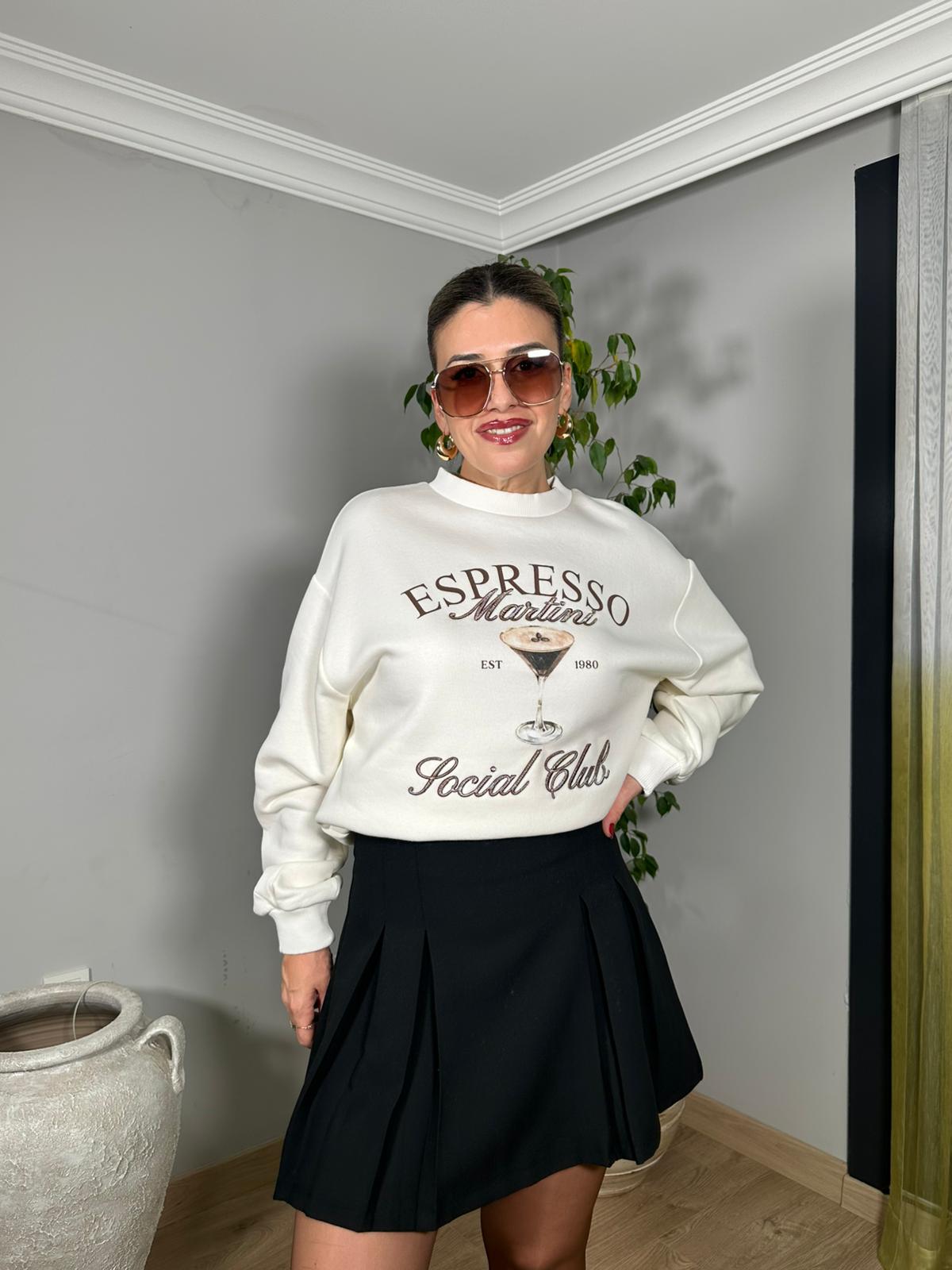 Şardonlu Nakış İşlemeli Sweatshirt