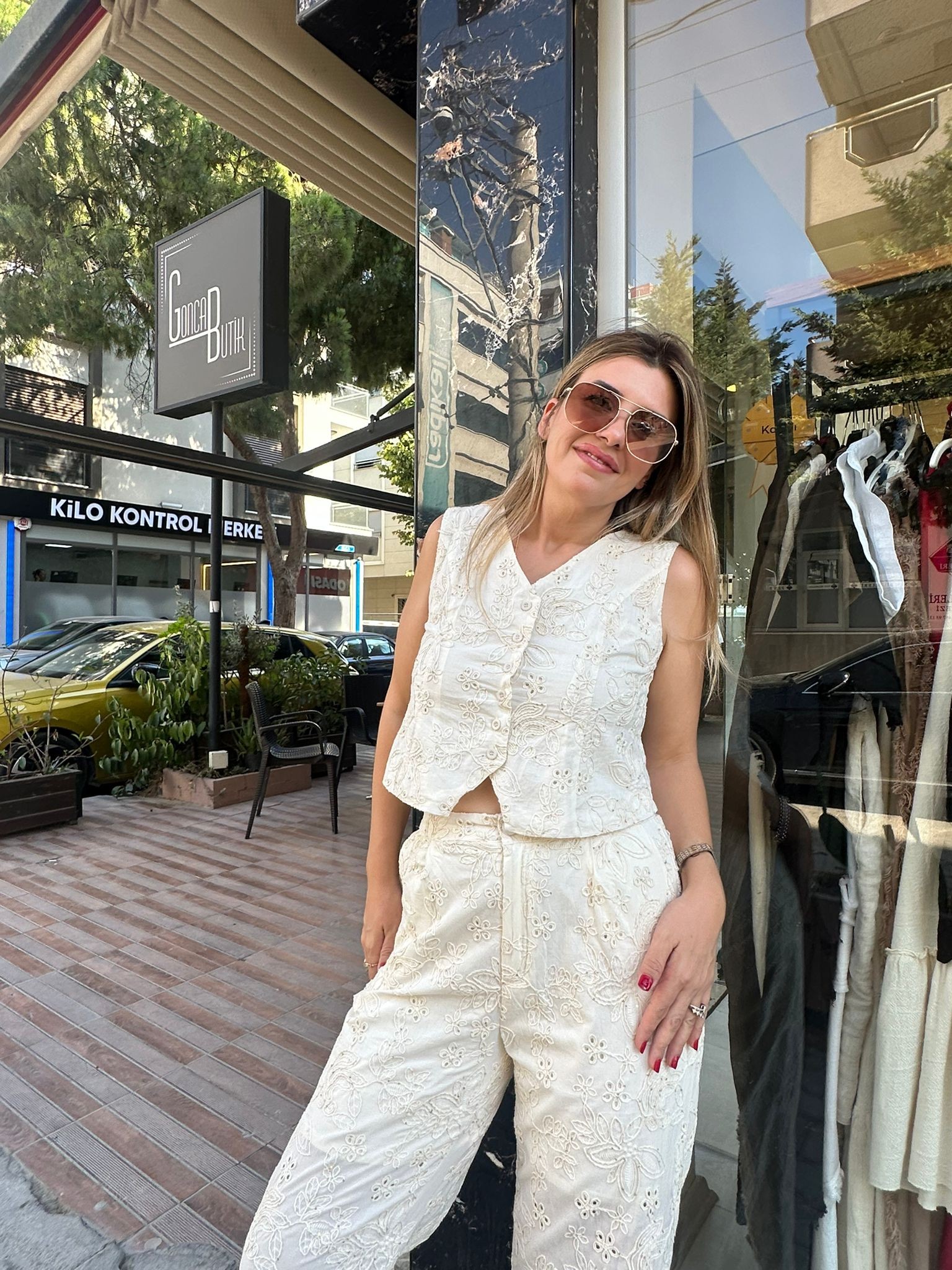 Pul Detaylı Yelek Pantolon Takım