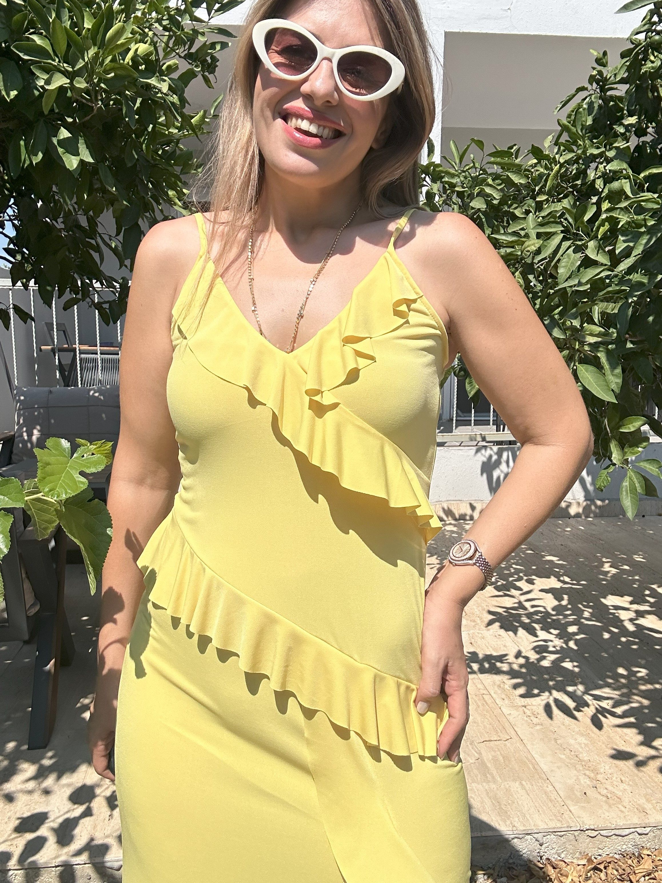 V Yaka Fırfır Detaylı Askılı Elbise