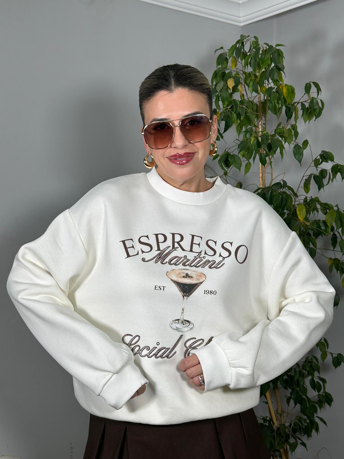 Şardonlu Nakış İşlemeli Sweatshirt