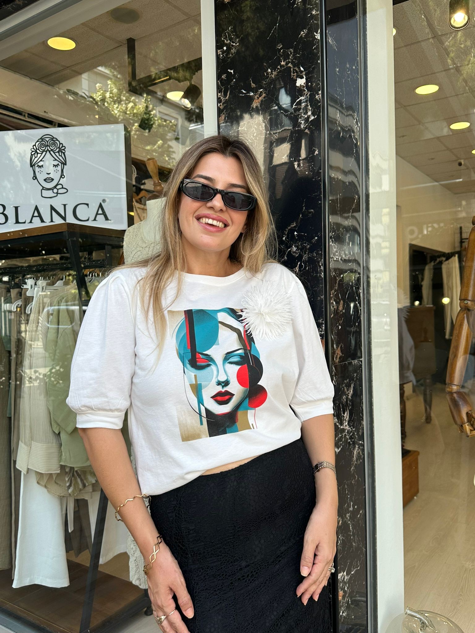 Oversize Baskılı Çiçek Takma Detaylı T-Shirt