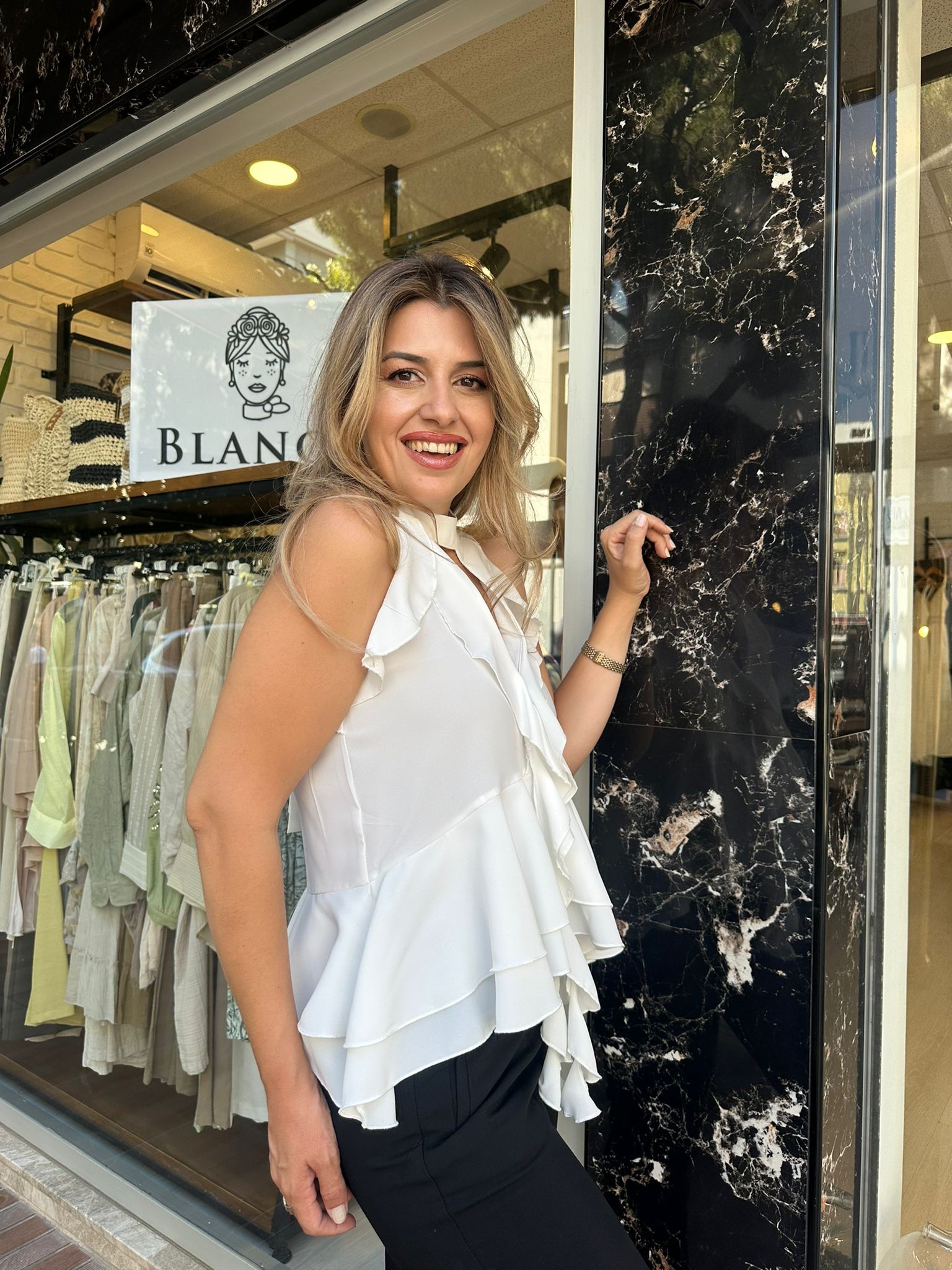 Halter Yaka Fırfırlı Bağlamalı Bluz