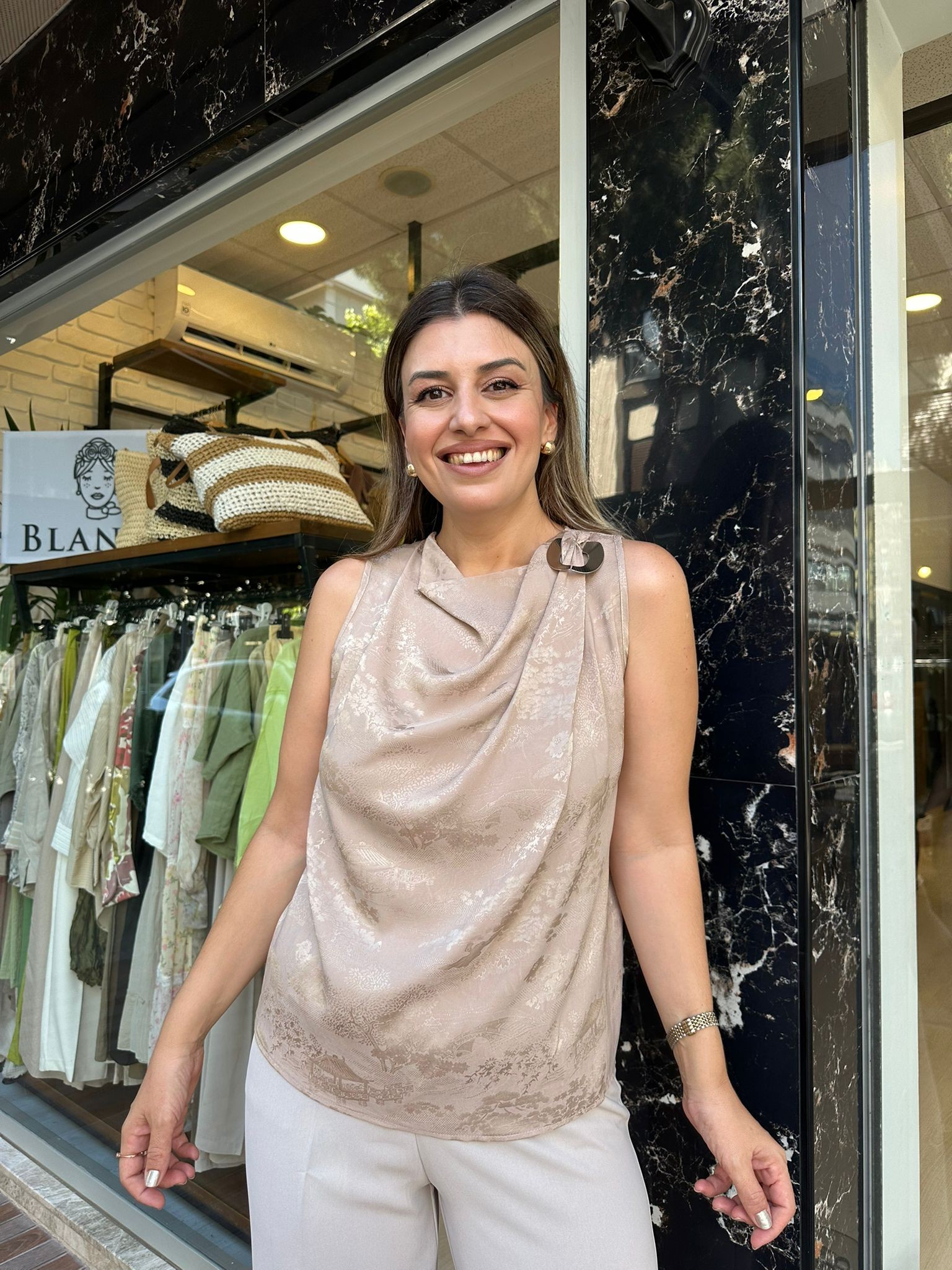 Degaje Yaka Toka Detaylı Bluz