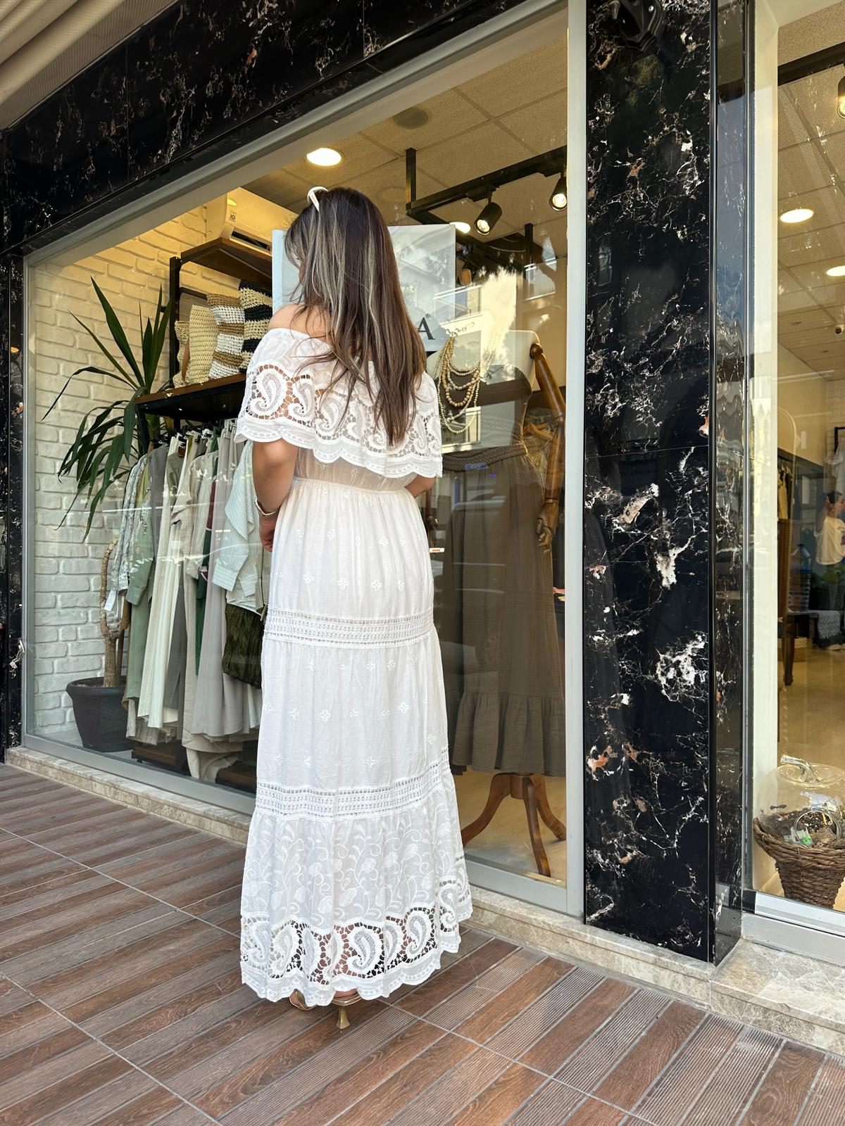 Madonna Yaka Güpür Detaylı Fisto Elbise