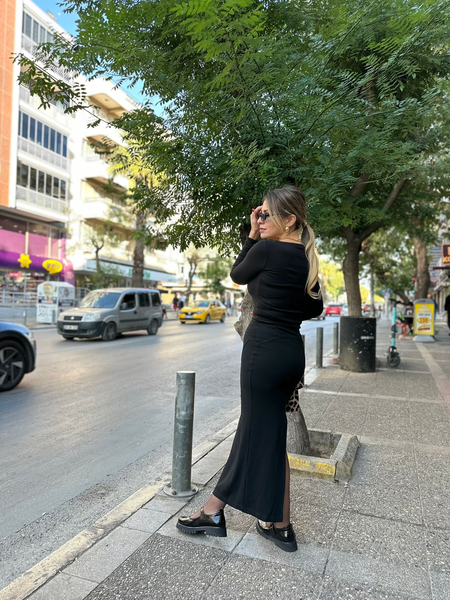 Yırtmaç Detaylı Kalem Etek