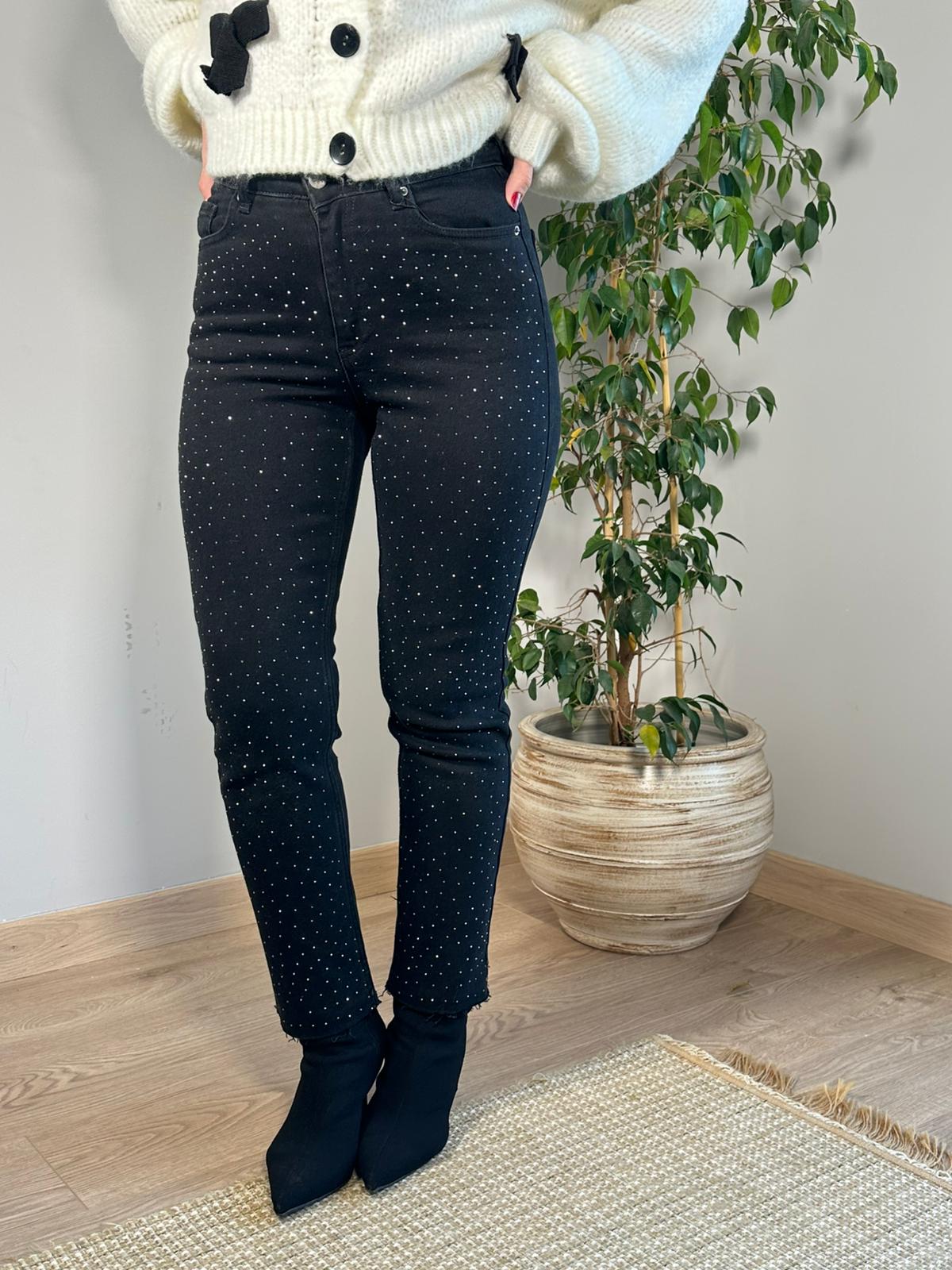 Serpme Taşlı Kesik Paça Jean