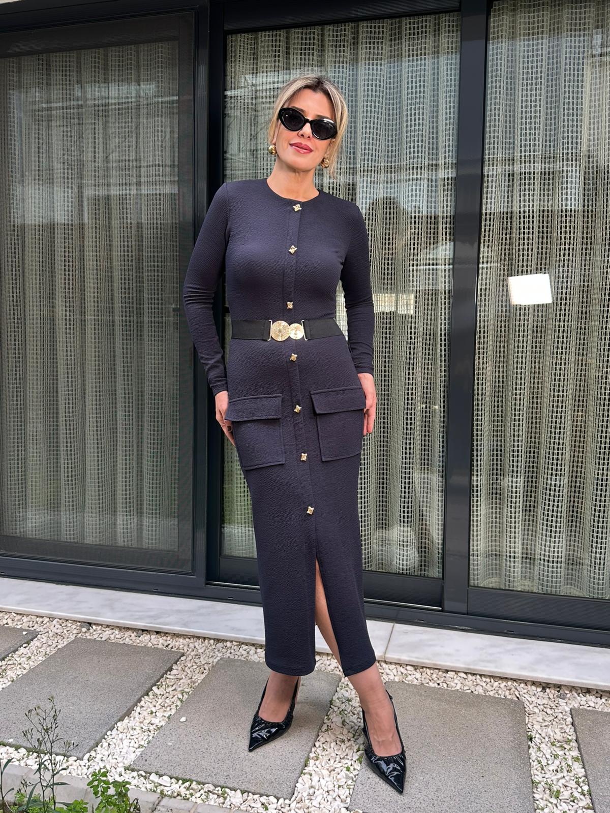 Ön Düğme Detaylı ve Cepli Gold Tokalı Elbise