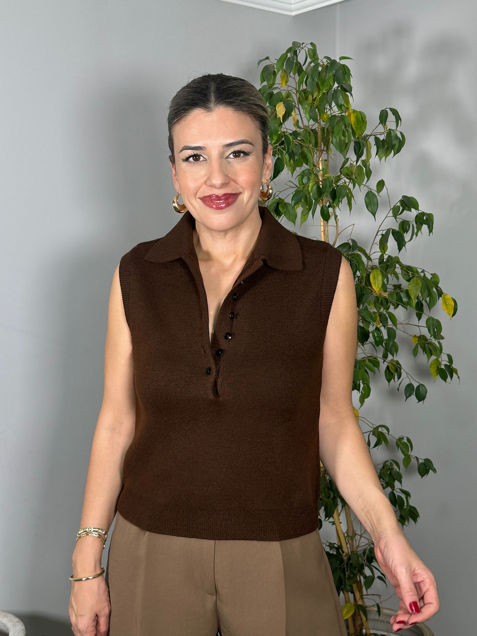 Düğmeli Kolsuz Kazak - Kahve