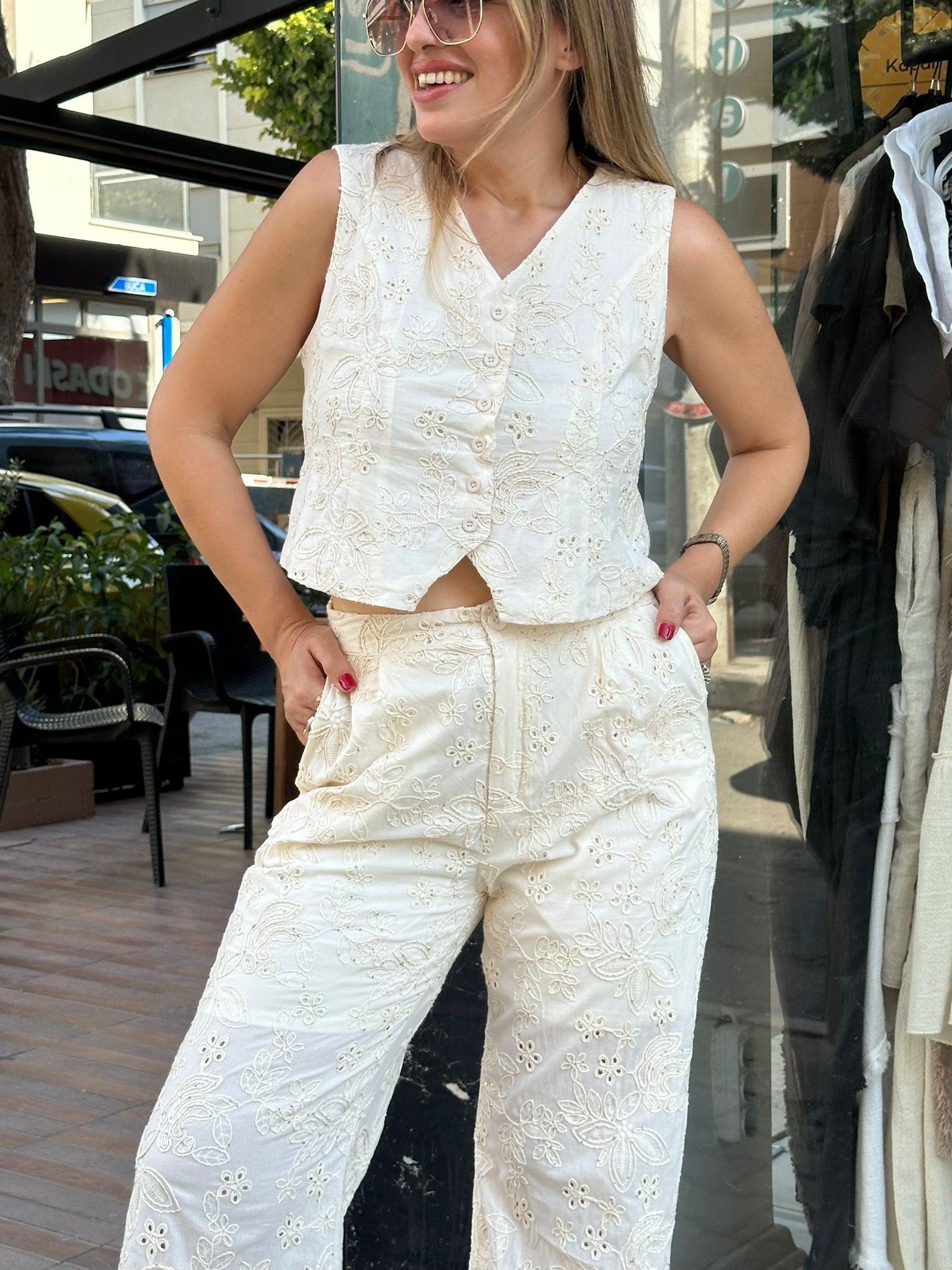 Pul Detaylı Yelek Pantolon Takım