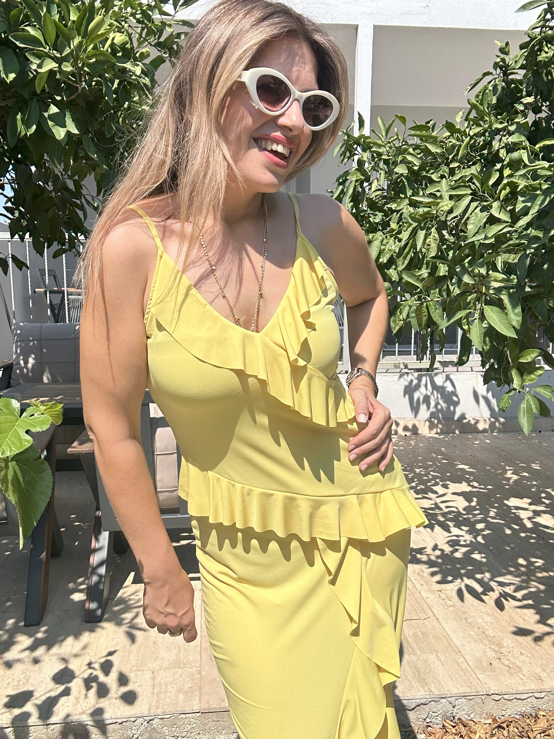 V Yaka Fırfır Detaylı Askılı Elbise