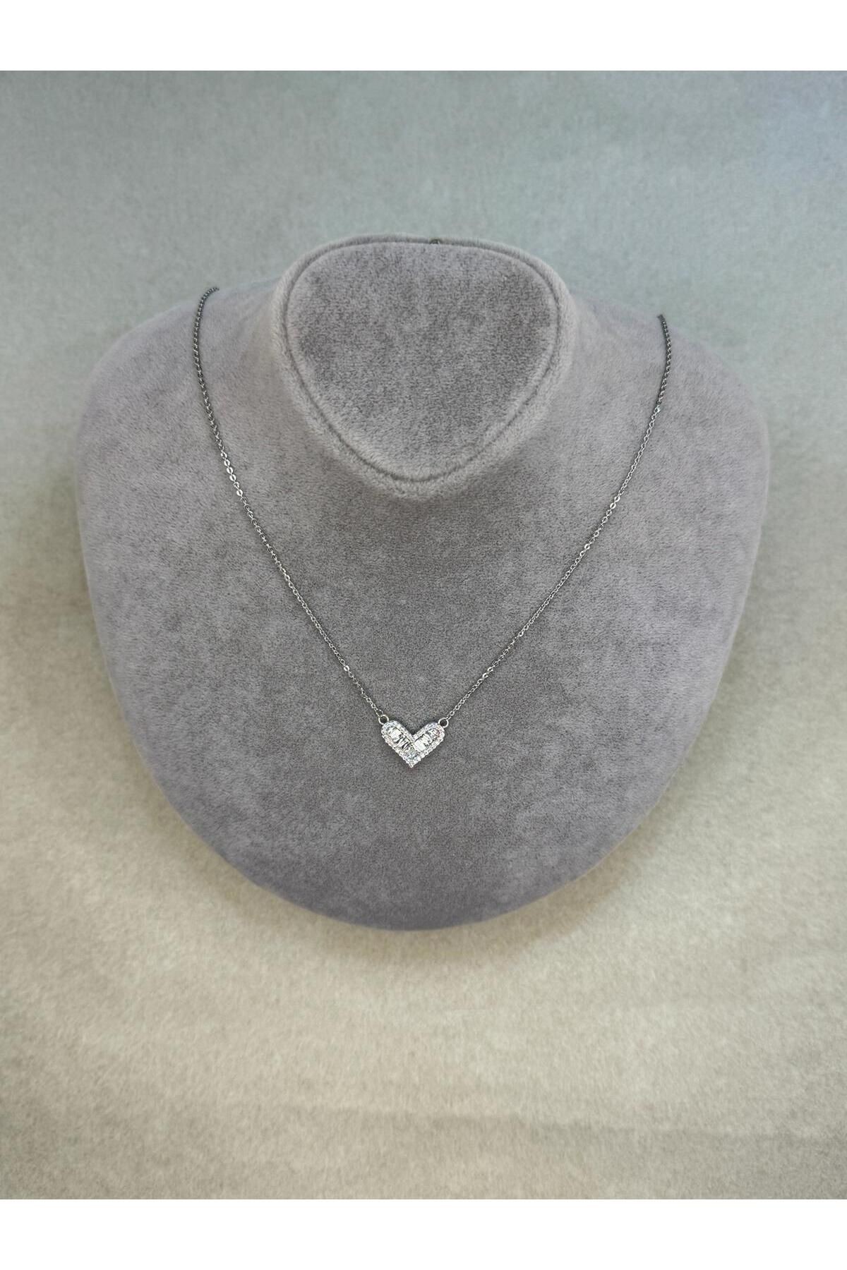 Zirkon taşlı kalp set