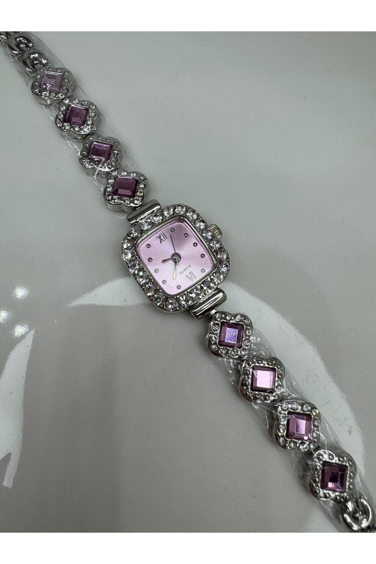 Yonca Model Zirkon Taşlı Vintage Saat