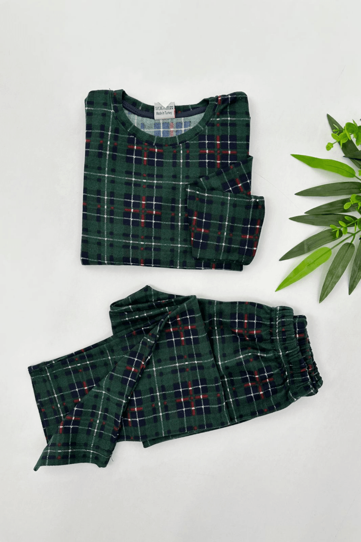 YEŞİL RENK KARELİ SÜET KUMAŞ UNISEX PİJAMA TAKIMI