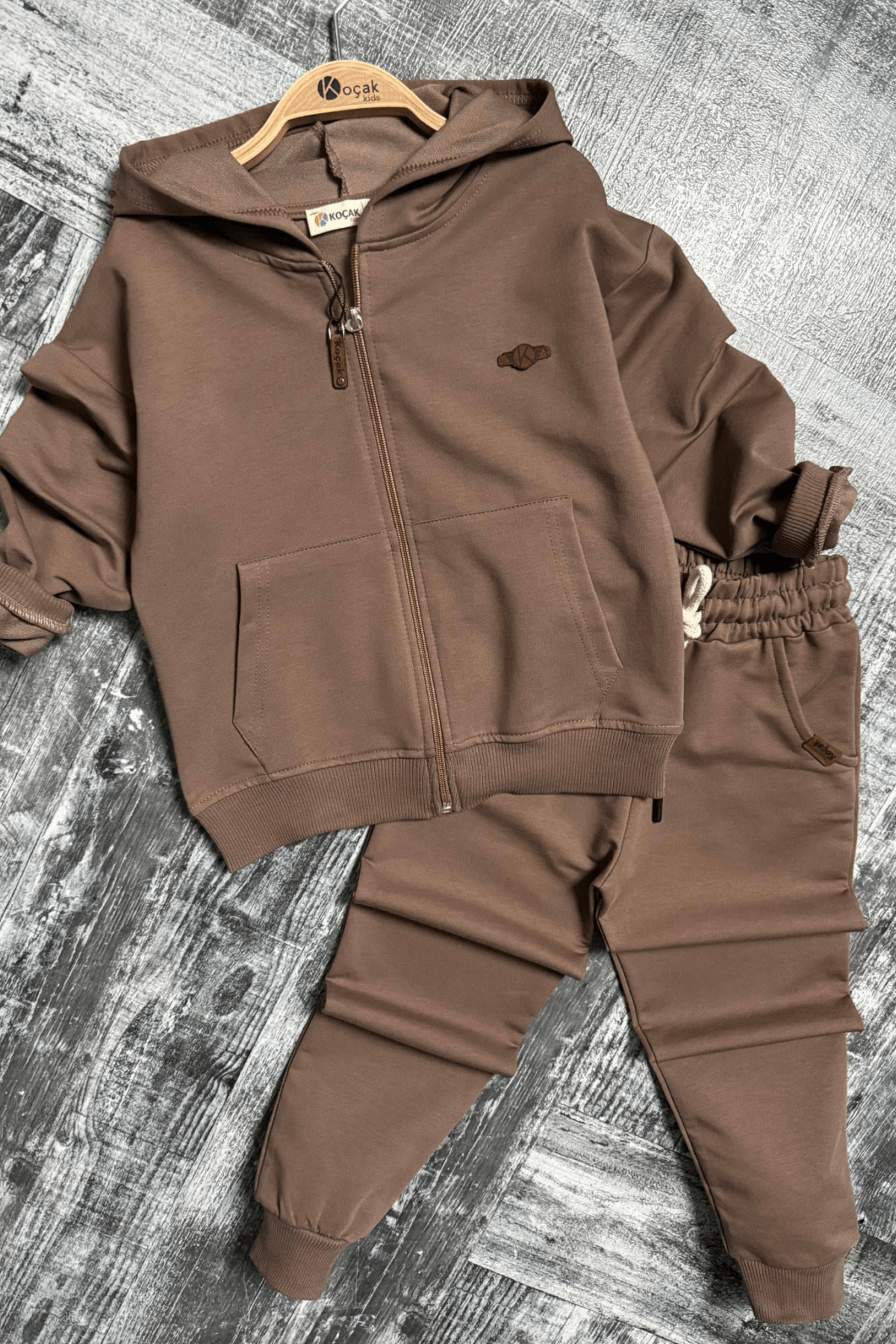 KAHVERENGİ 3 İP ŞARDONLU KAPÜŞONLU FERMUARLI UNISEX EŞOFMAN TAKIMI