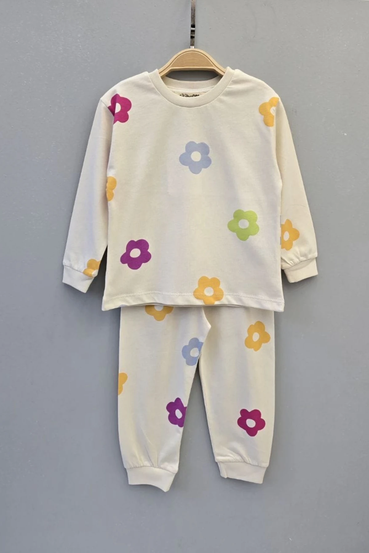 EKRU ÇİÇEK DESEN KIZ BEBEK PİJAMA TAKIMI