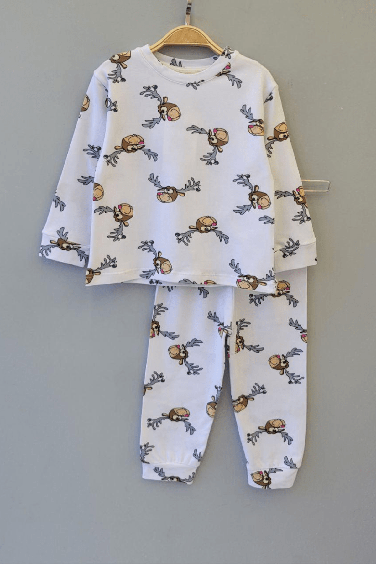 EKRU RENK GEYİK DESEN UNISEX PİJAMA TAKIMI 