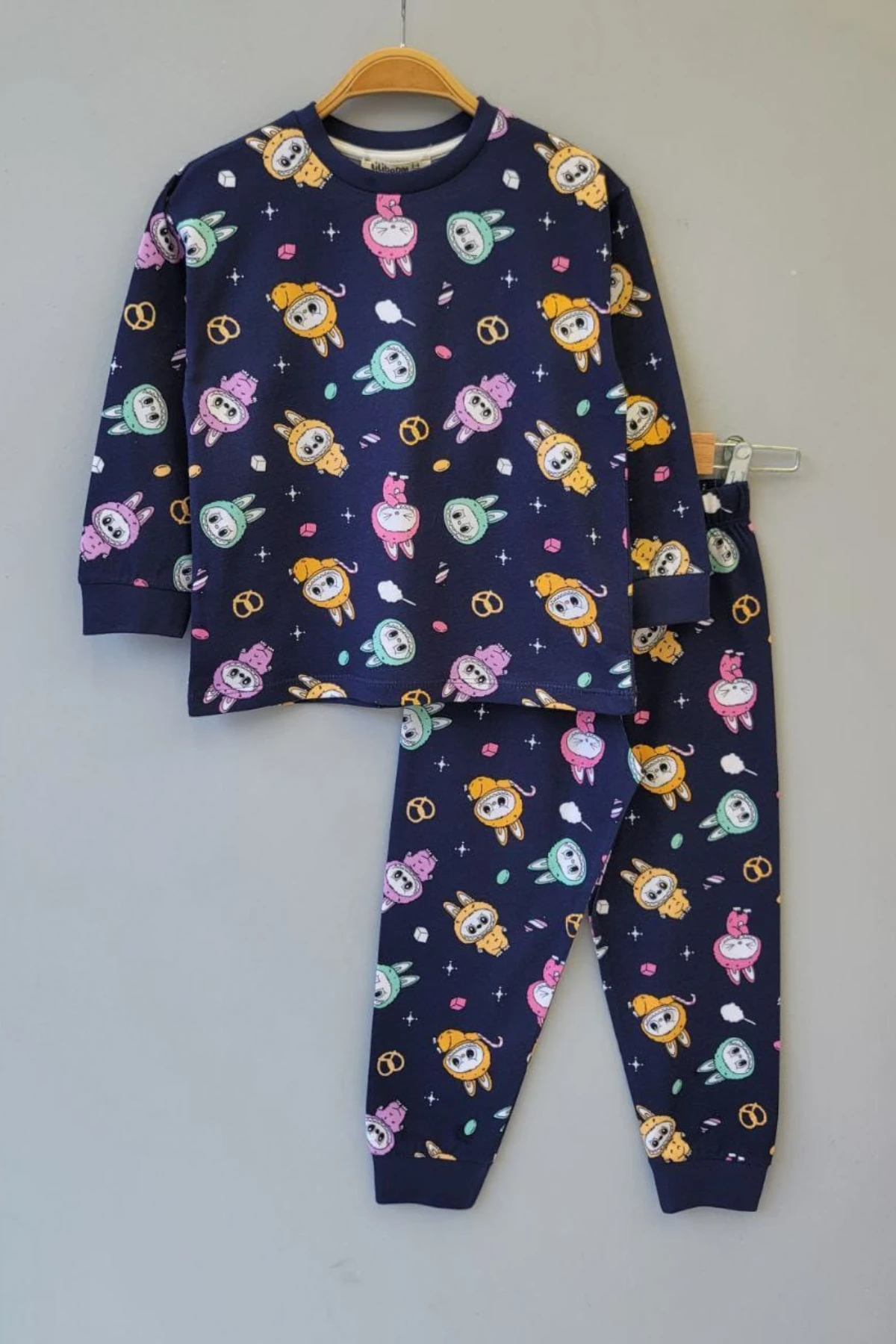 LACİVERT LABUBU DESEN KIZ ÇOCUK PİJAMA TAKIMI