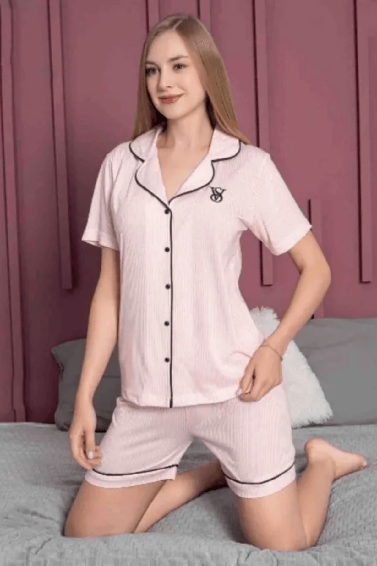ÖNDEN DÜĞMELİ PUDRA RENK ÇİZGİLİ KISA KOL ŞORTLU PİJAMA TAKIMI