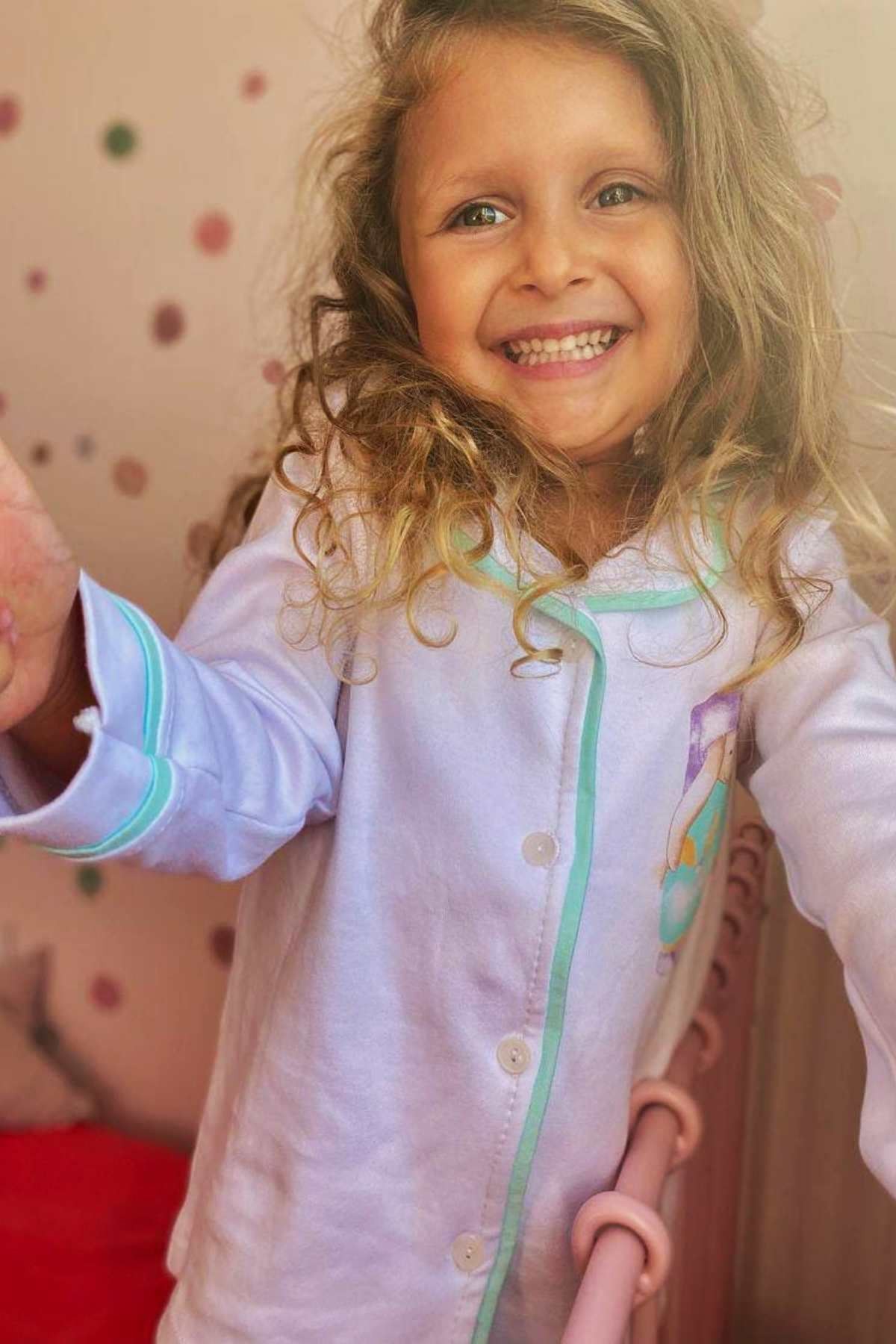 ÖNDEN DÜĞMELİ TAVŞAN MODEL PİJAMA TAKIMI BEYAZ