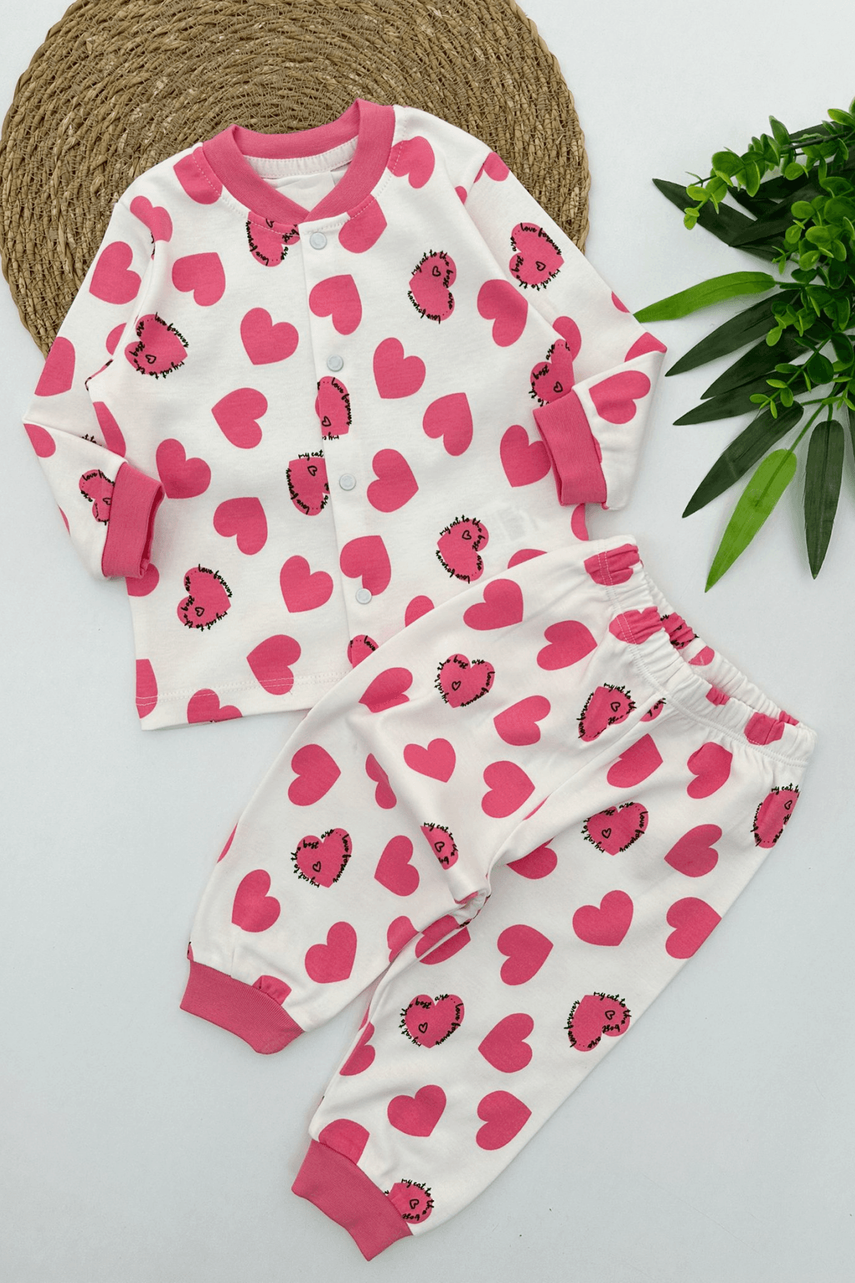 ÖNDEN DÜĞMELİ PEMBE RENK KALP DESEN KIZ ÇOCUK PİJAMA TAKIMI
