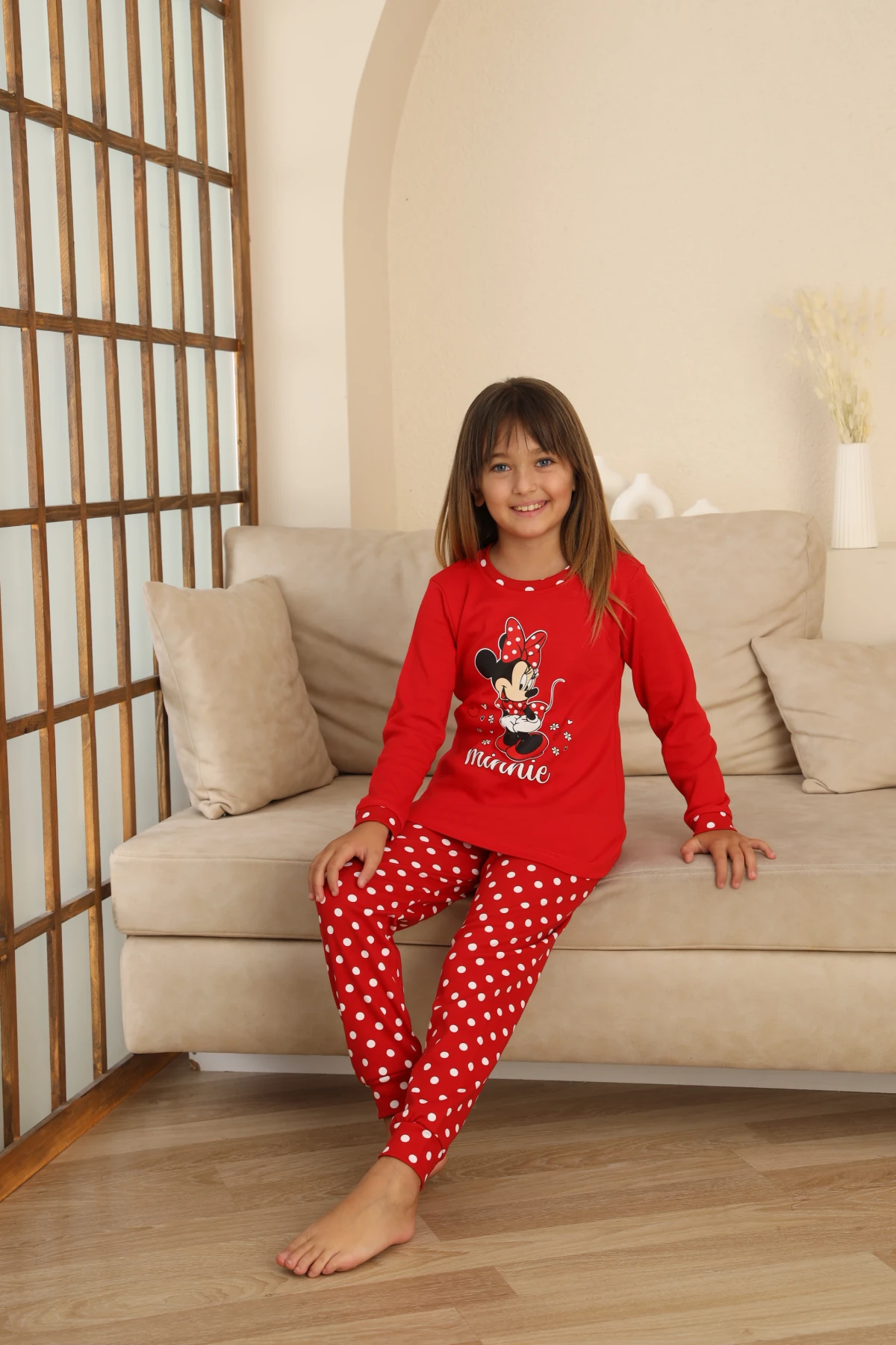 KIRMIZI RENK MİNNİE MOUSE BASKILI KIZ ÇOCUK PİJAMA TAKIMI