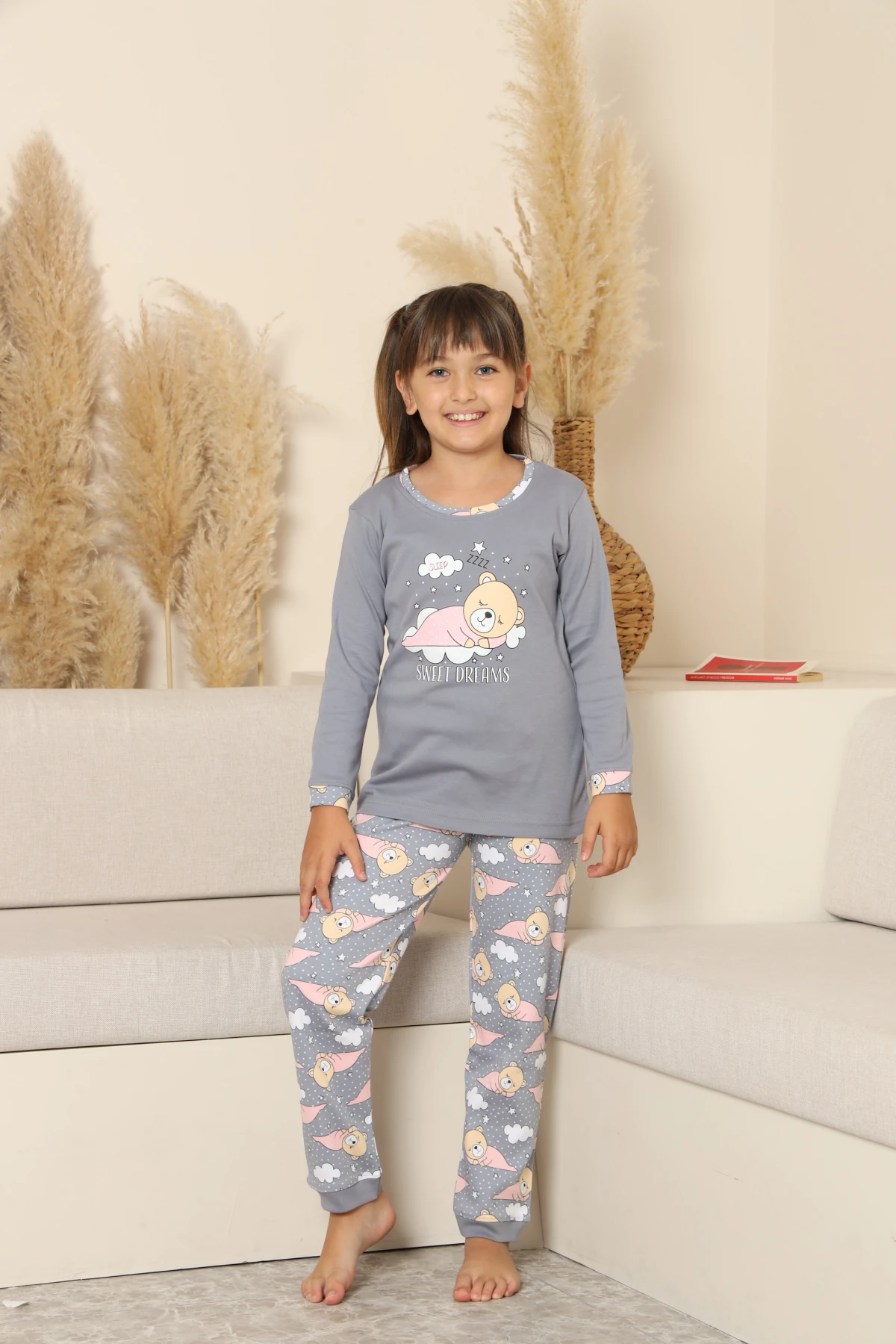 GRİ RENK UYUYAN AYI DESEN KIZ ÇOCUK PİJAMA TAKIMI