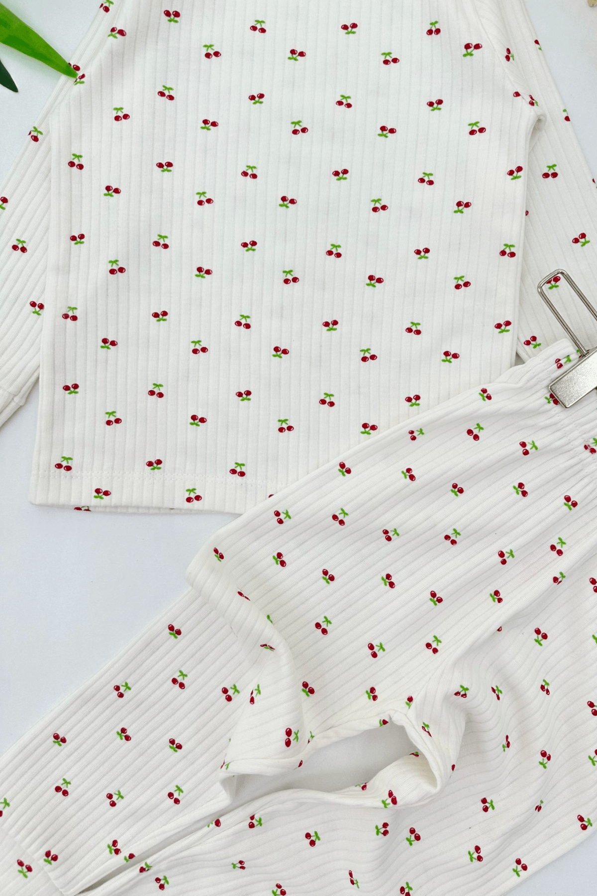 EKRU RENK KİRAZ DESEN KIZ ÇOCUK PİJAMA TAKIMI