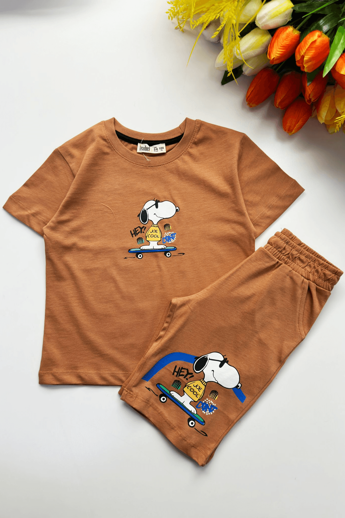 SNOOPY ÇAPLI OĞLAN UŞAQLARI ÜÇÜN ŞORTLU KOSTOMOBİ (QƏHHƏVİ)